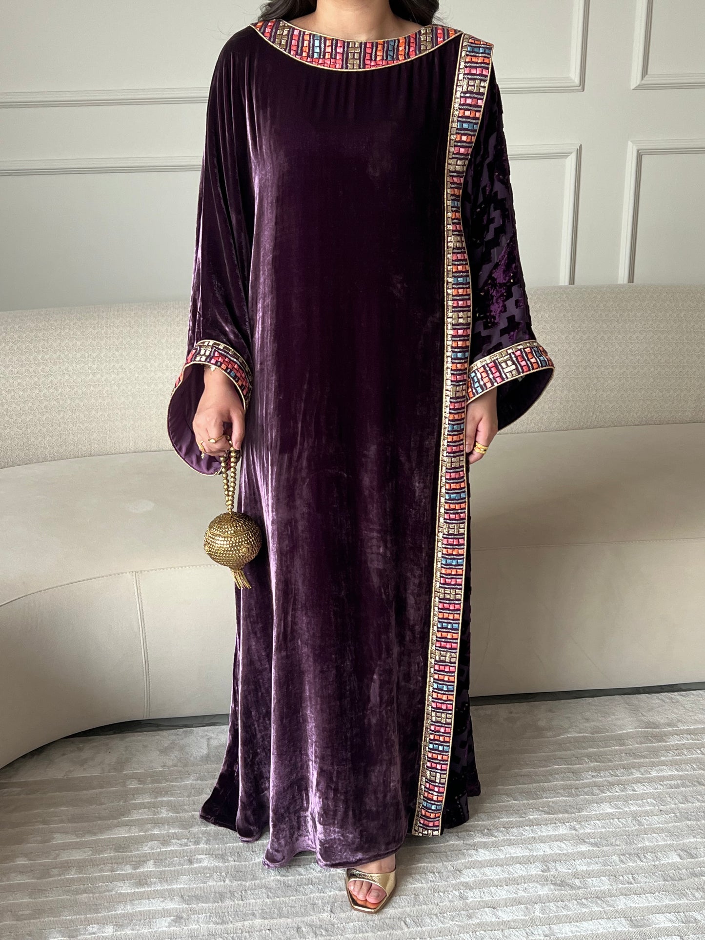 DN248 - VELVET EMBROIDERY