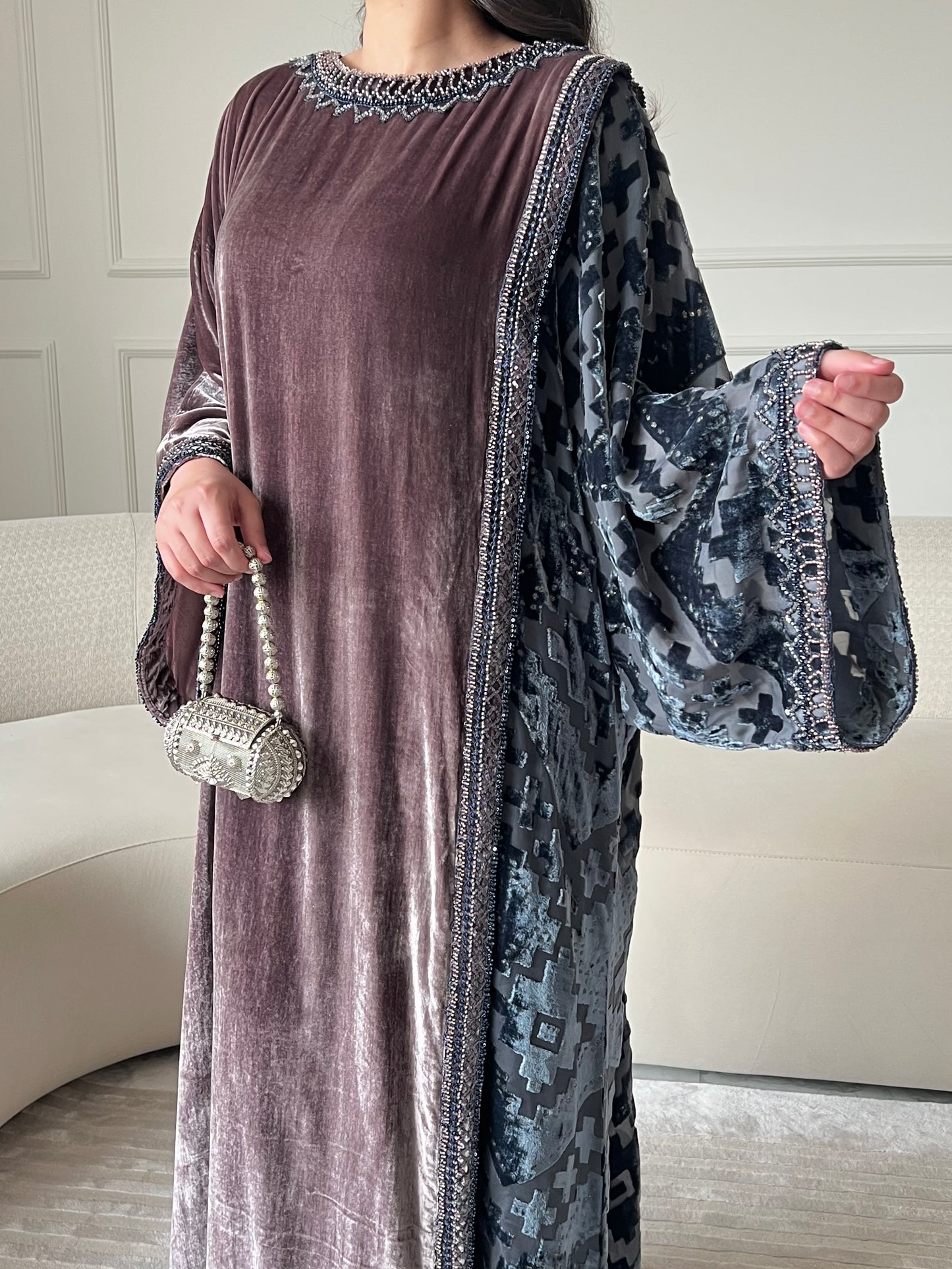 DN249 - VELVET EMBROIDERY