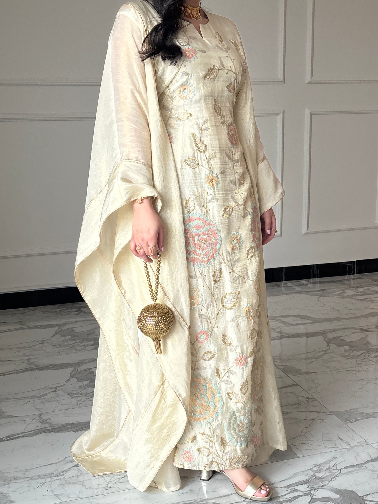 DN136 - FLOWER EMBROIDERY