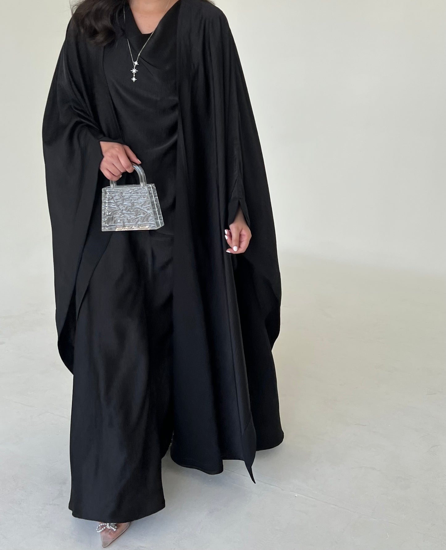 DN079 - SILK ABAYA SET
