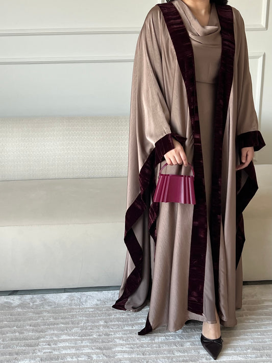 DN221 - SILK ABAYA SET