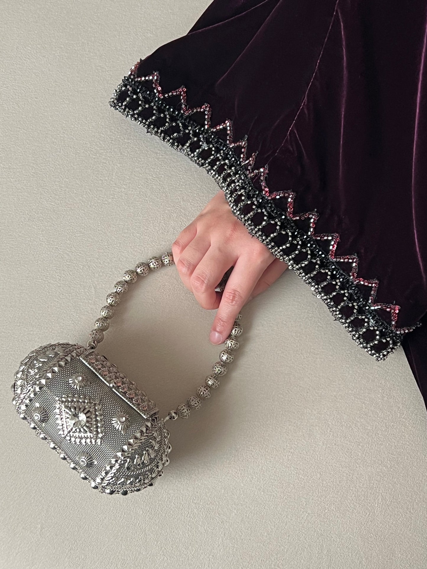 DN252 - VELVET EMBROIDERY
