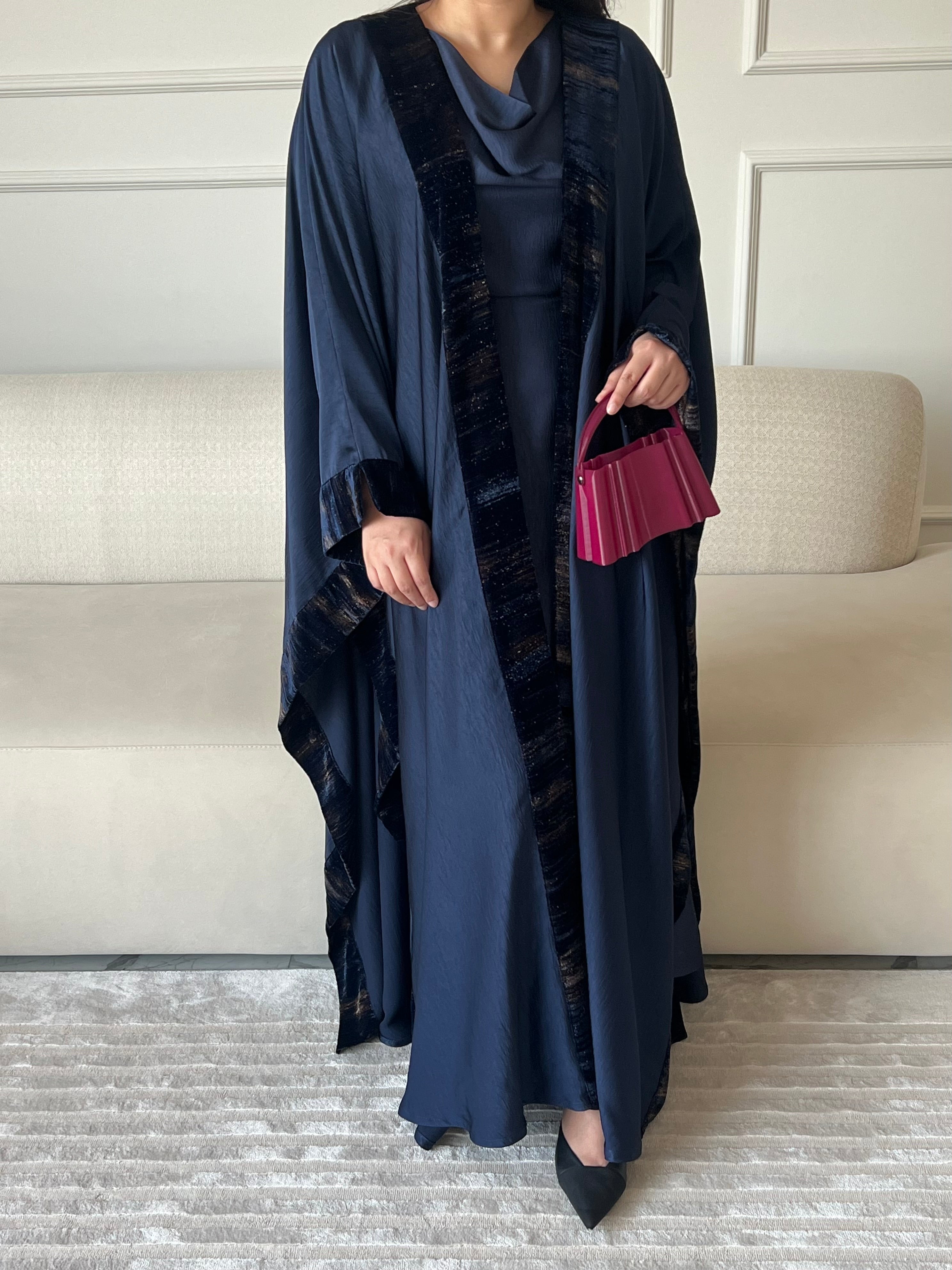 DN223 - SILK ABAYA SET