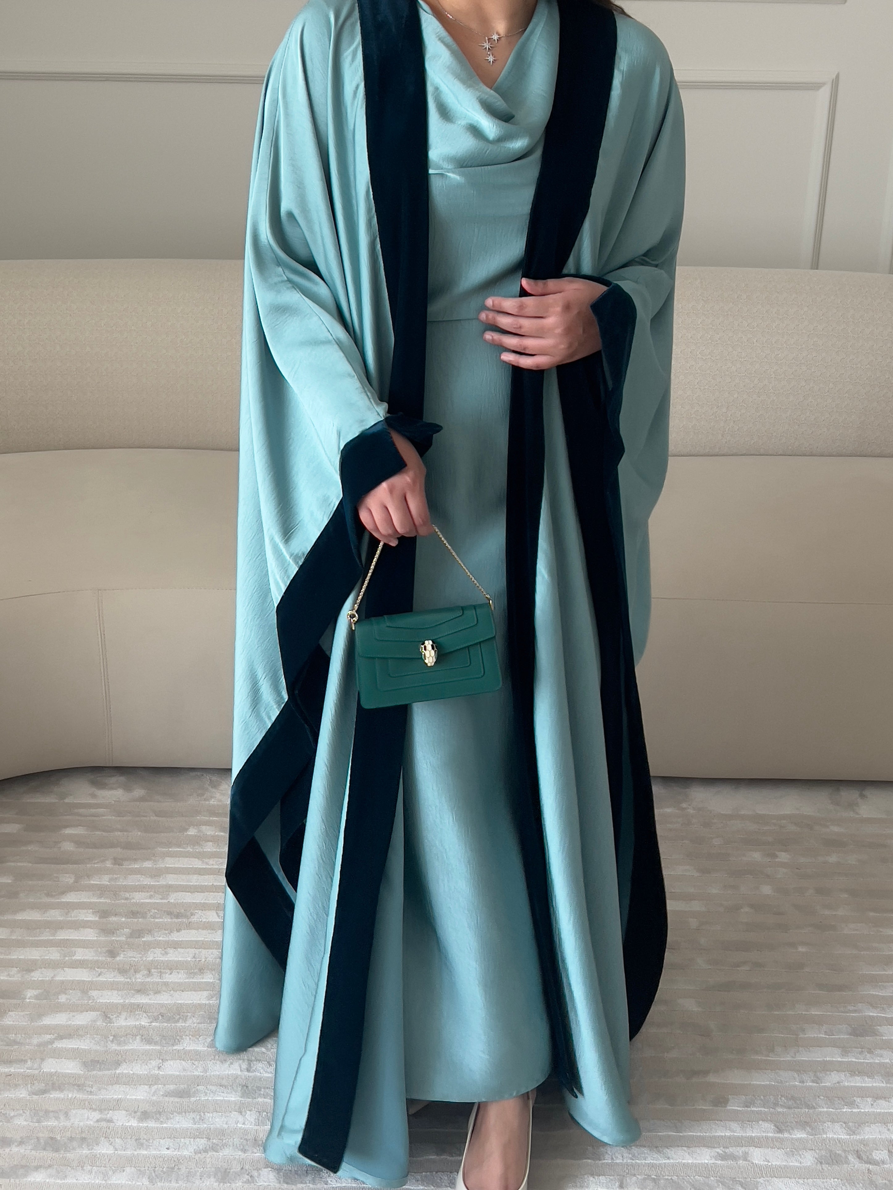 DN200 - SILK ABAYA SET