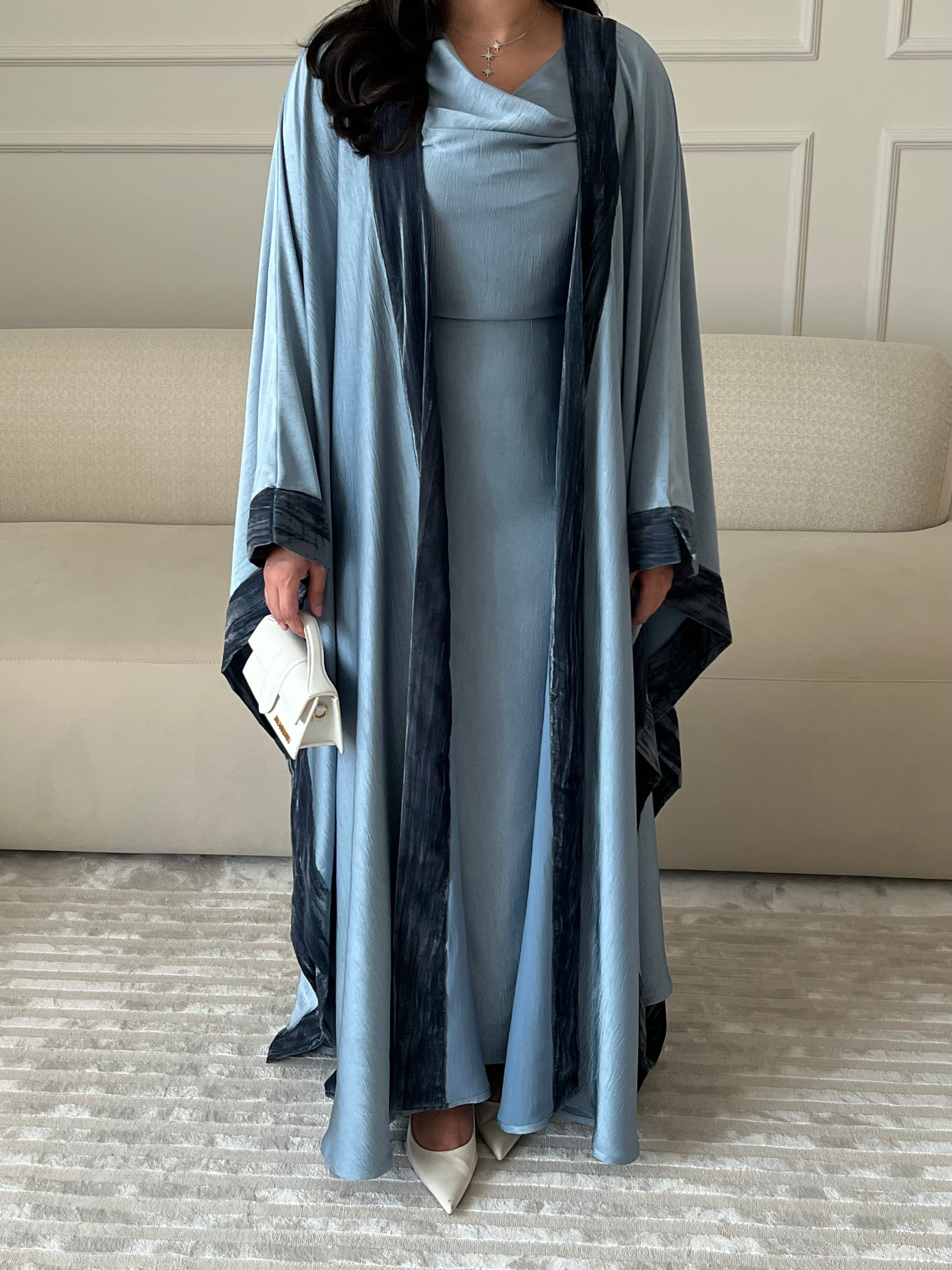 DN197 - SILK ABAYA SET