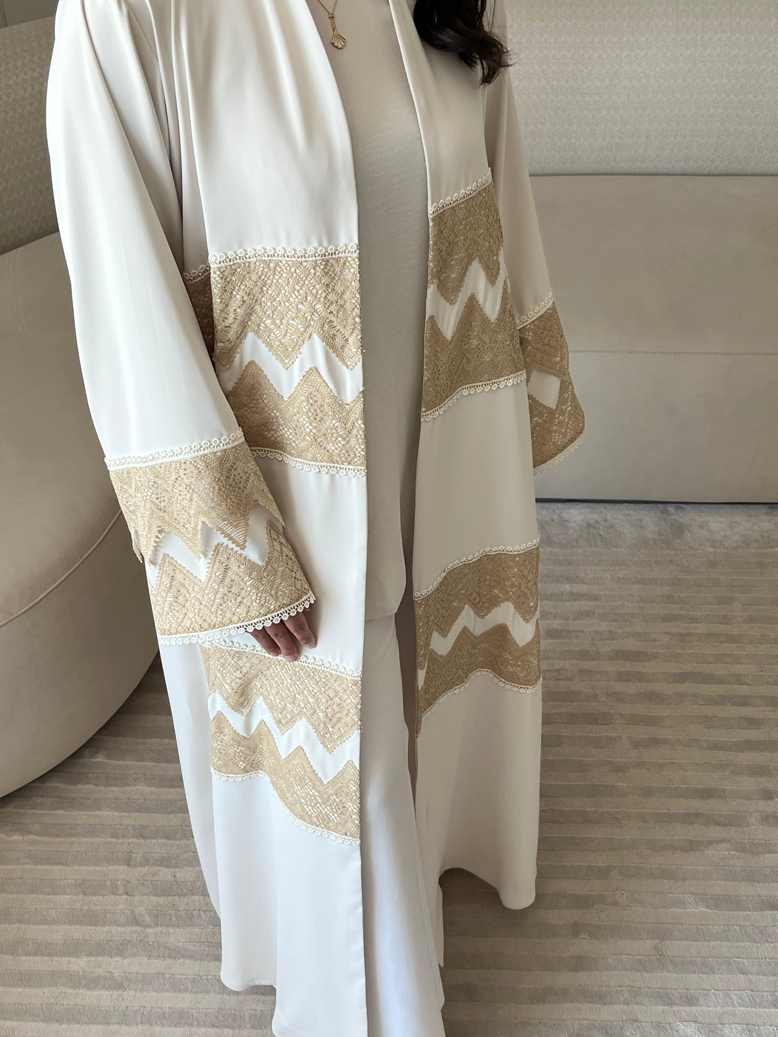DN267 - LACE ABAYA