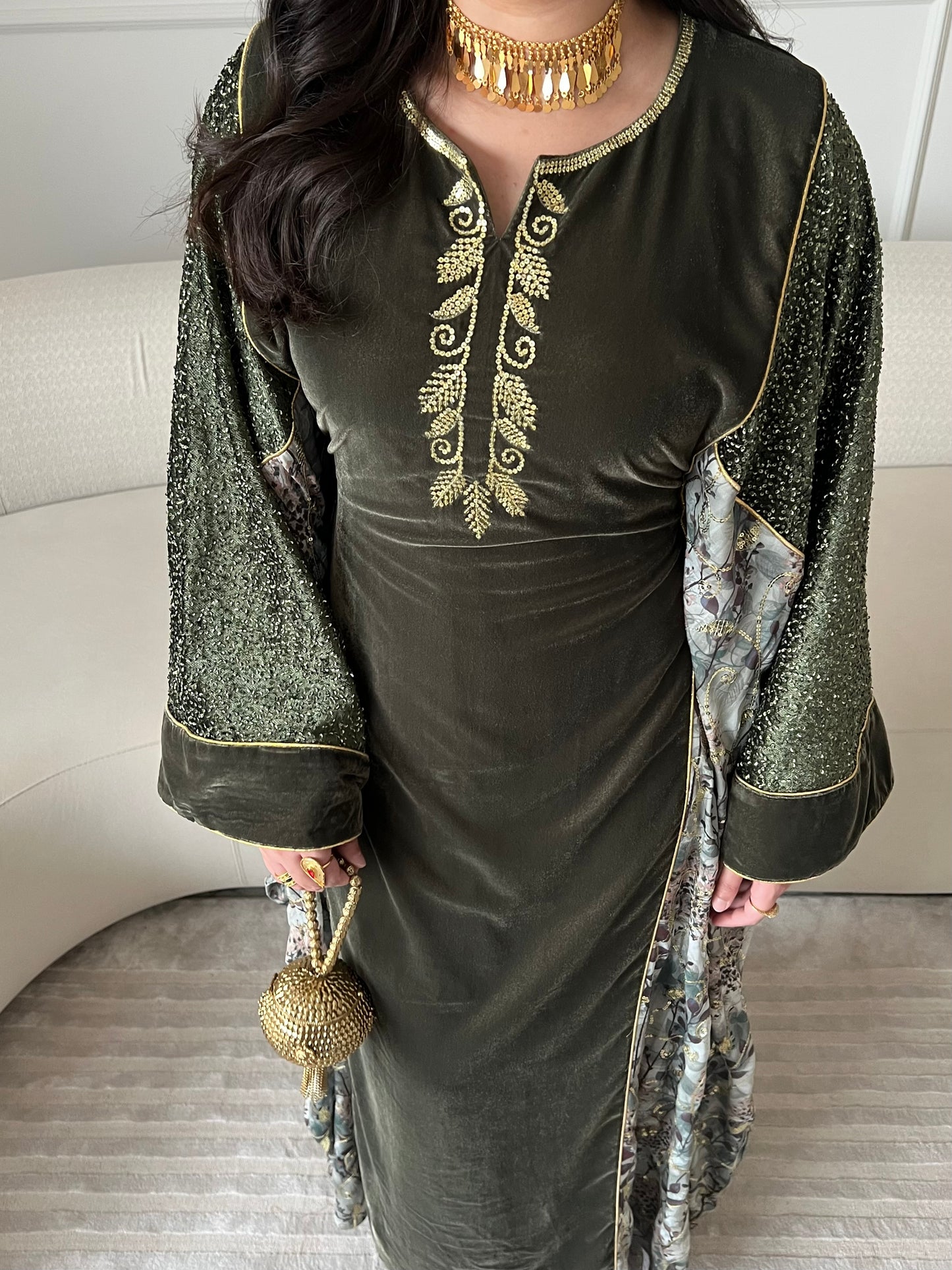 DN250 - VELVET EMBROIDERY