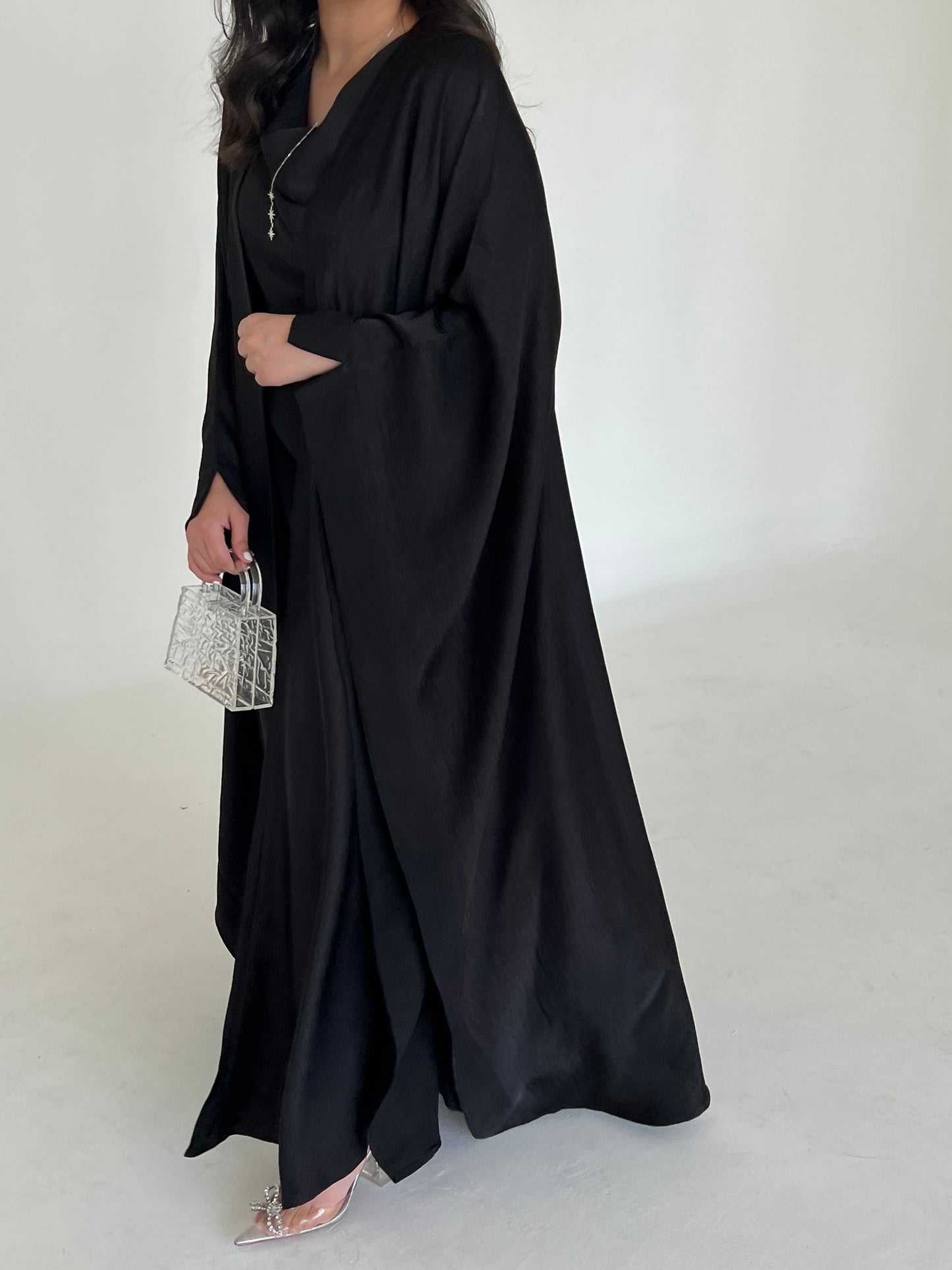 DN079 - SILK ABAYA SET