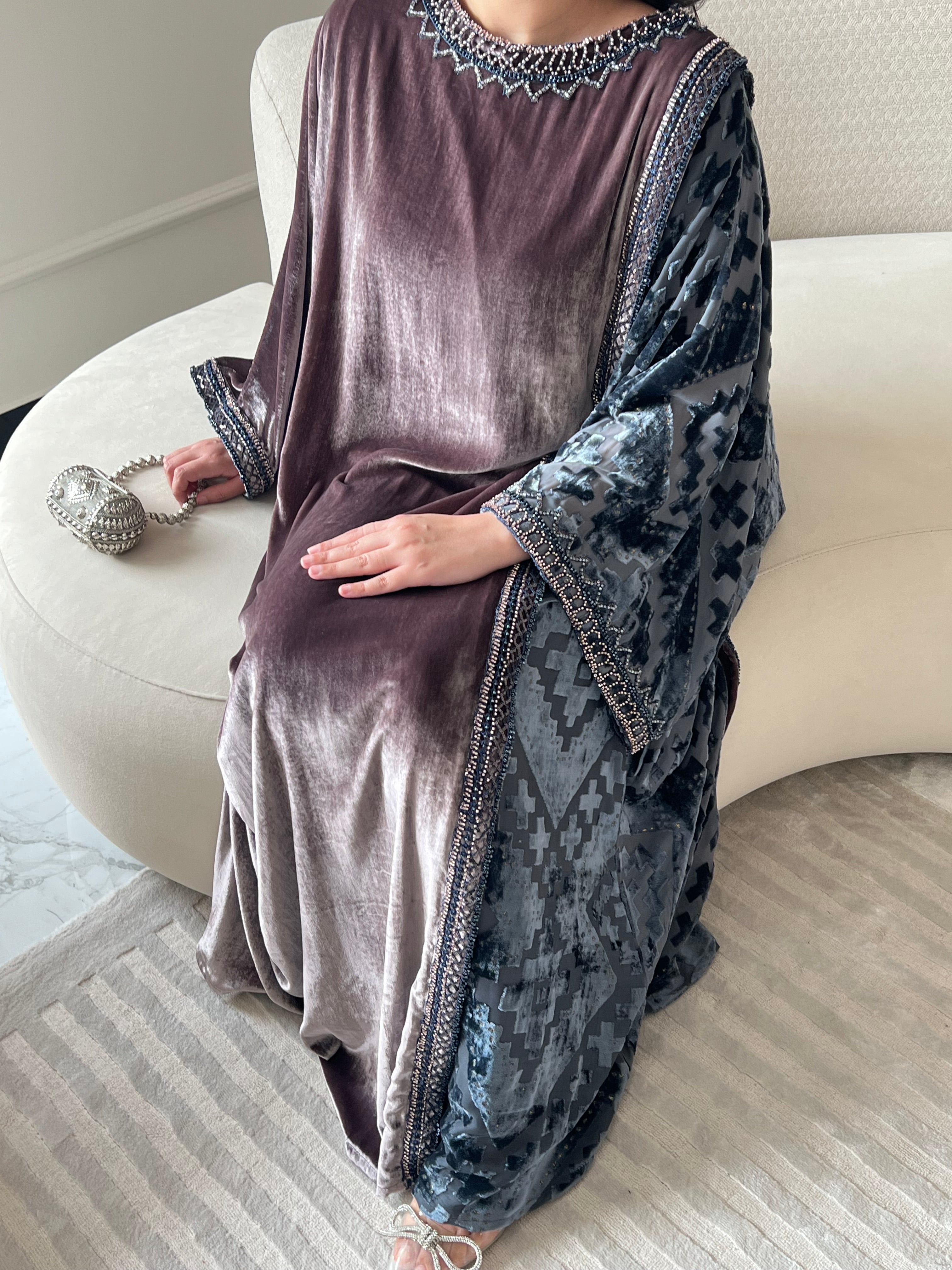 DN249 - VELVET EMBROIDERY