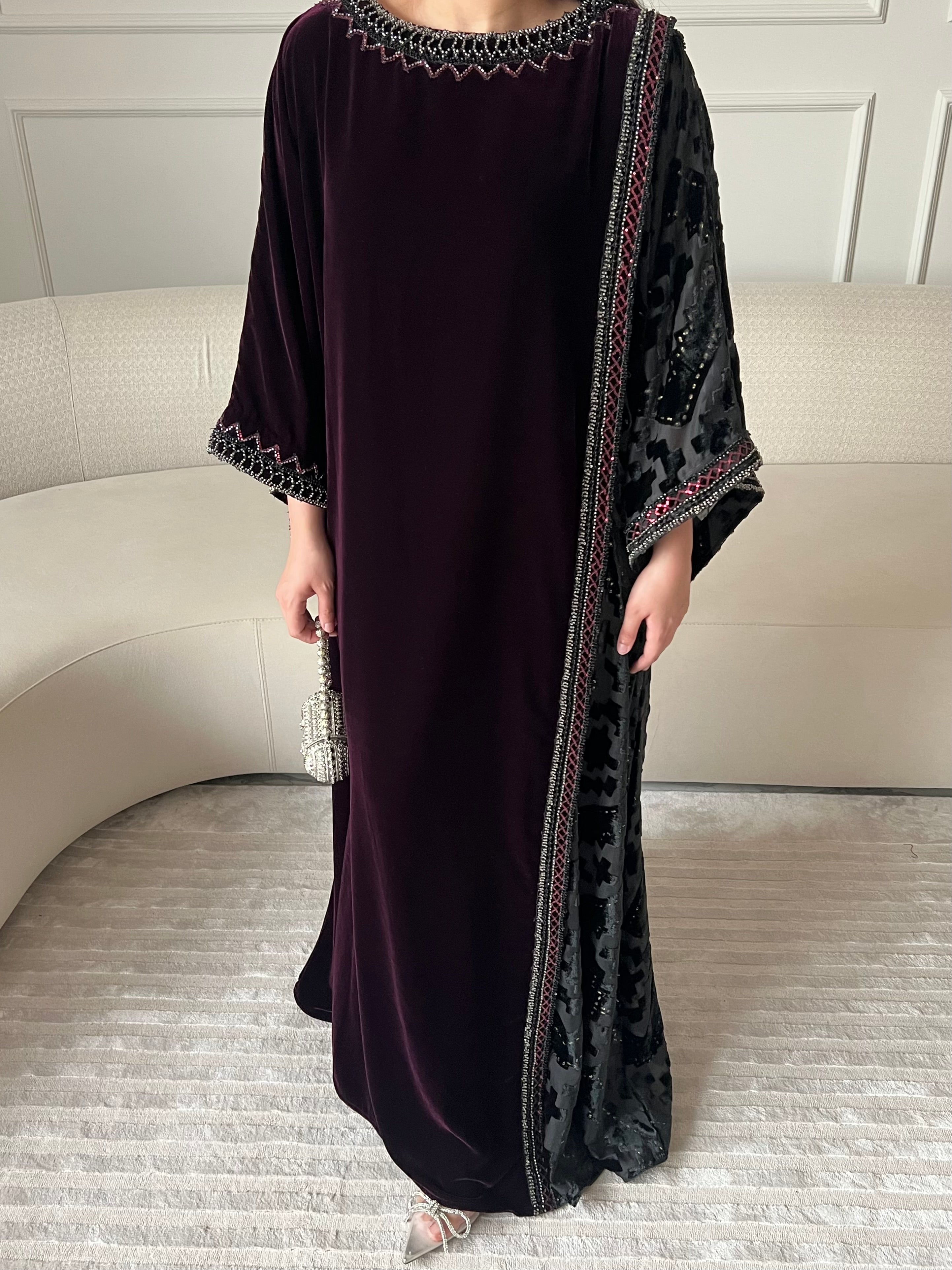 DN252 - VELVET EMBROIDERY