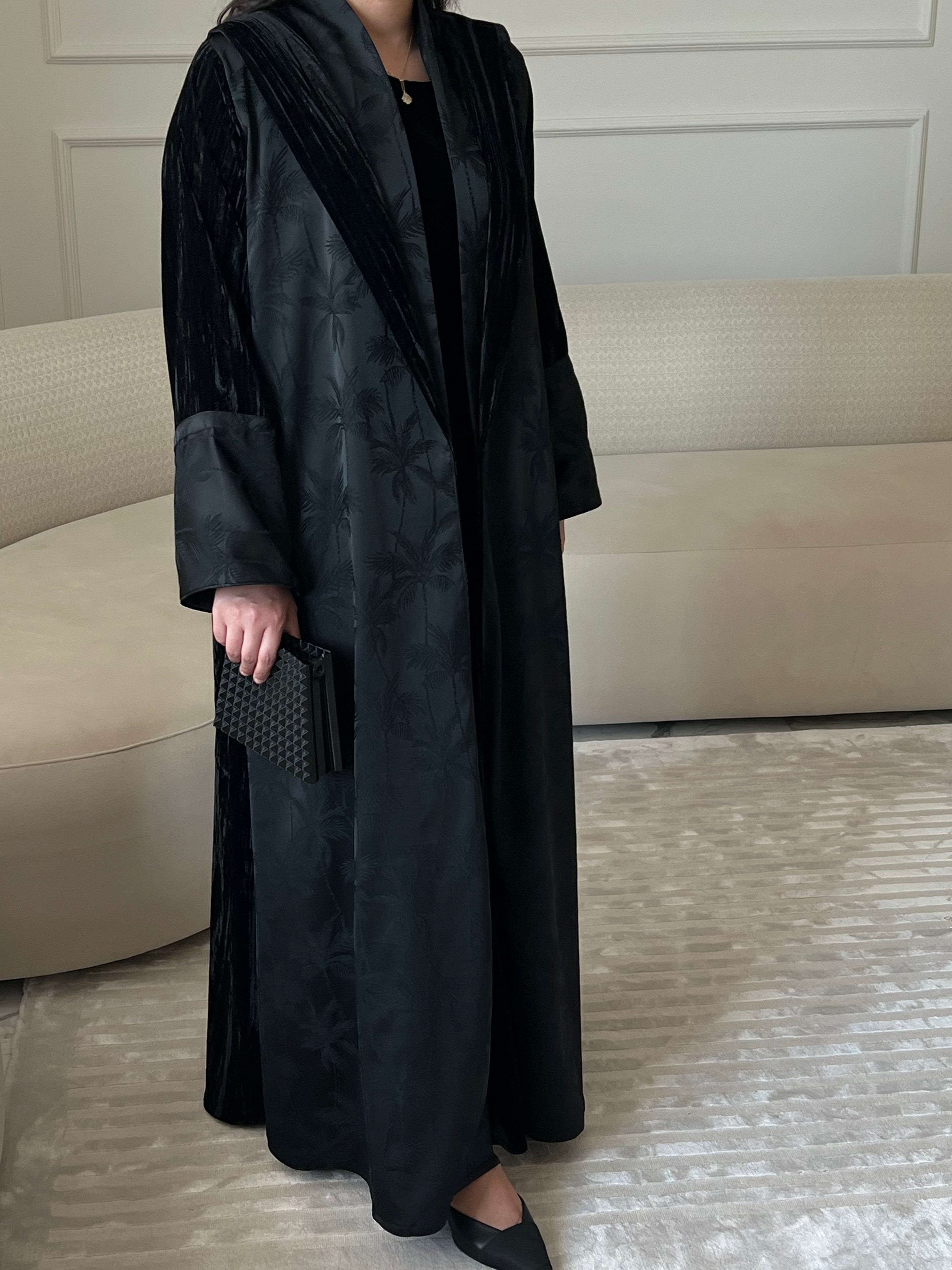 DN210 - VELVET PALM ABAYA