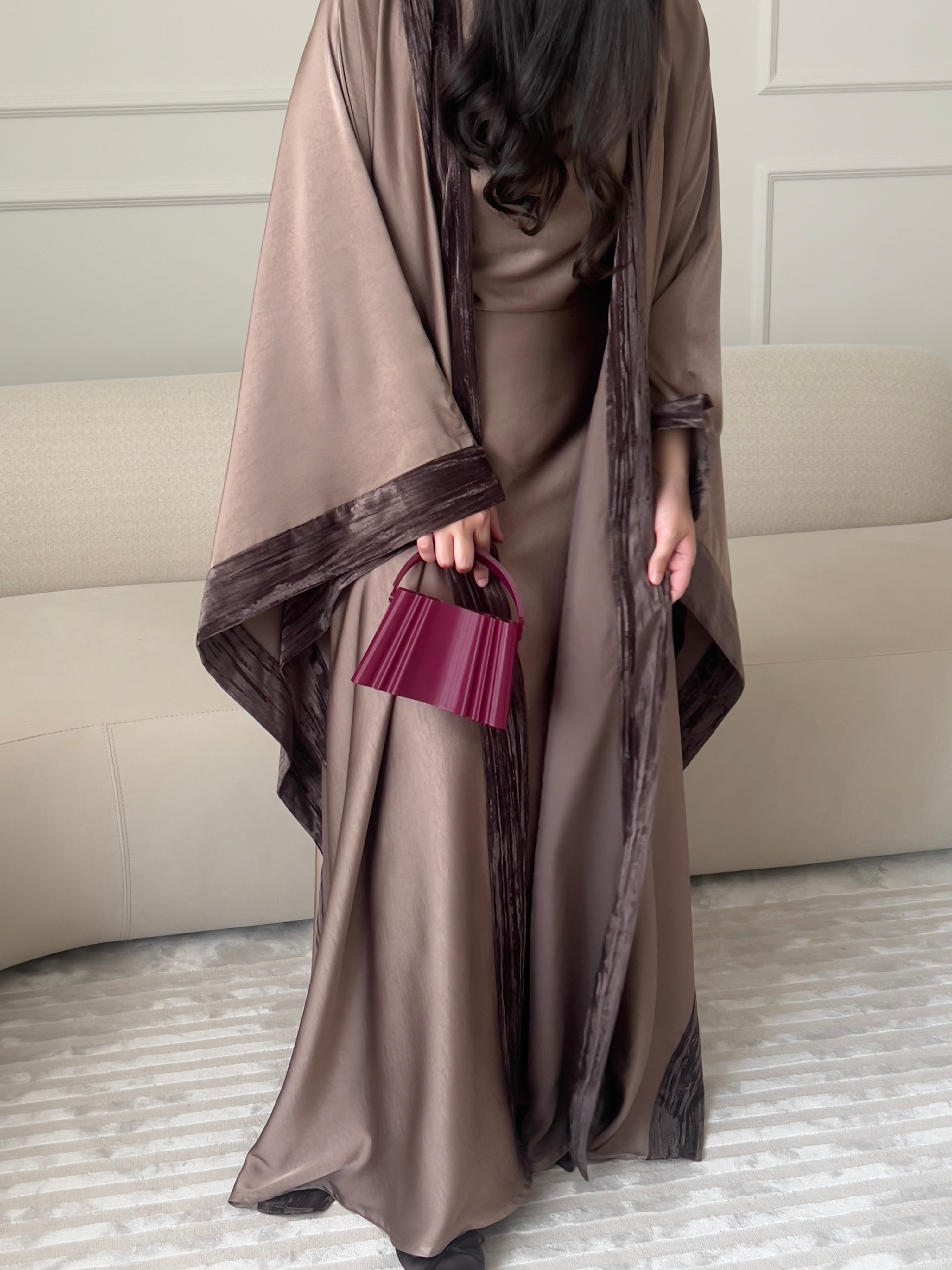 DN201 - SILK ABAYA SET
