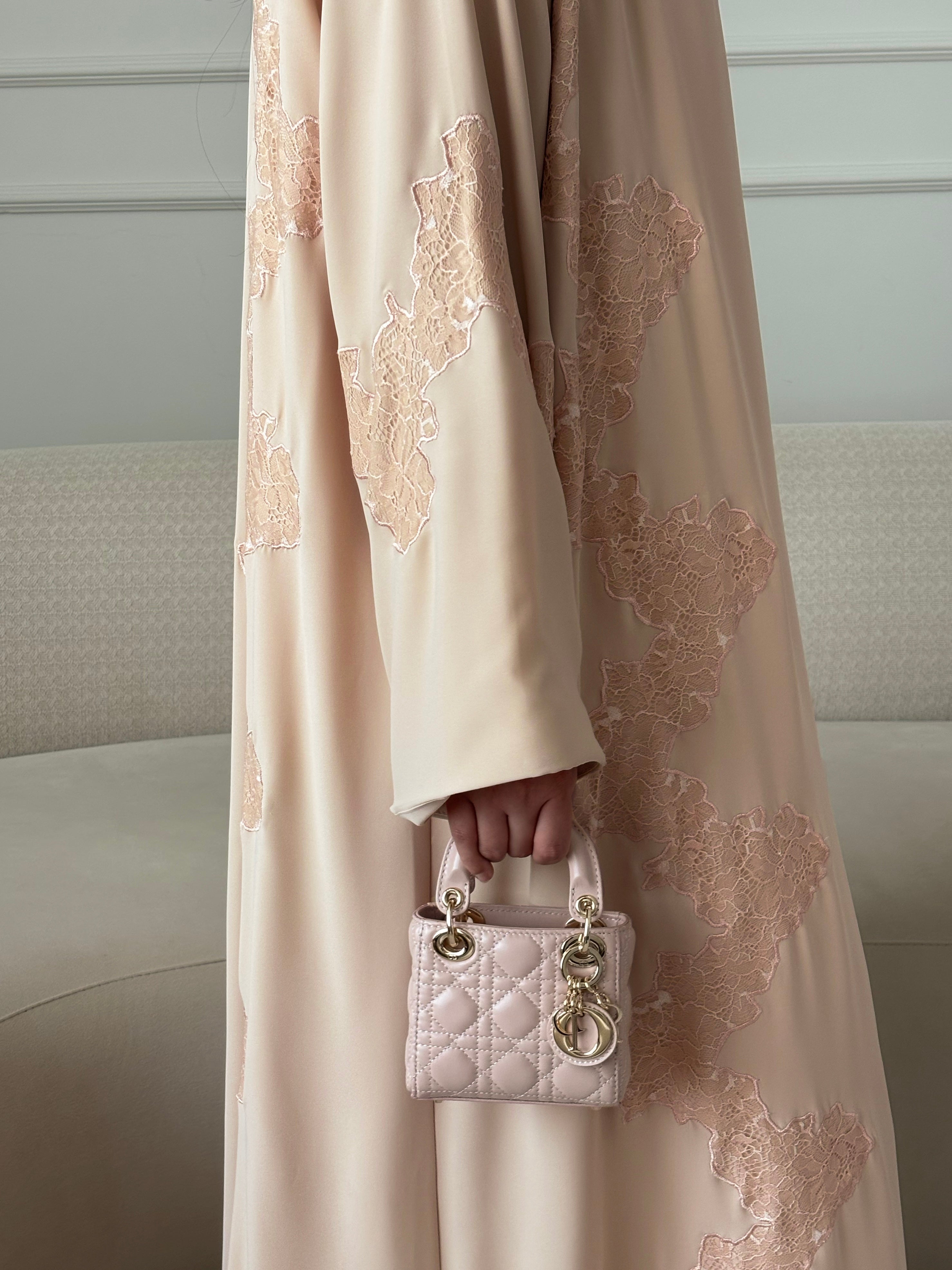 DN286 - LACE ABAYA