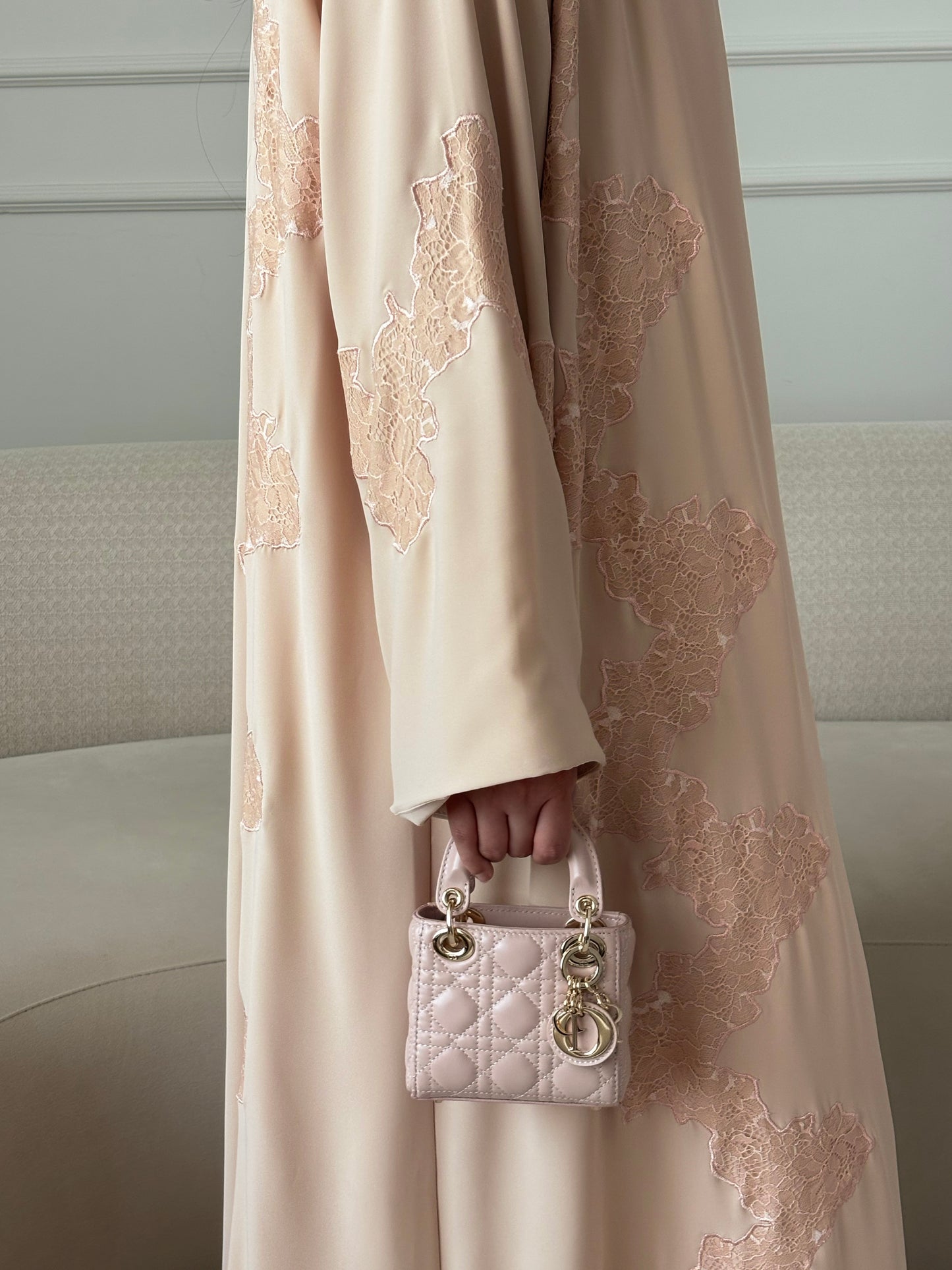 DN286 - LACE ABAYA