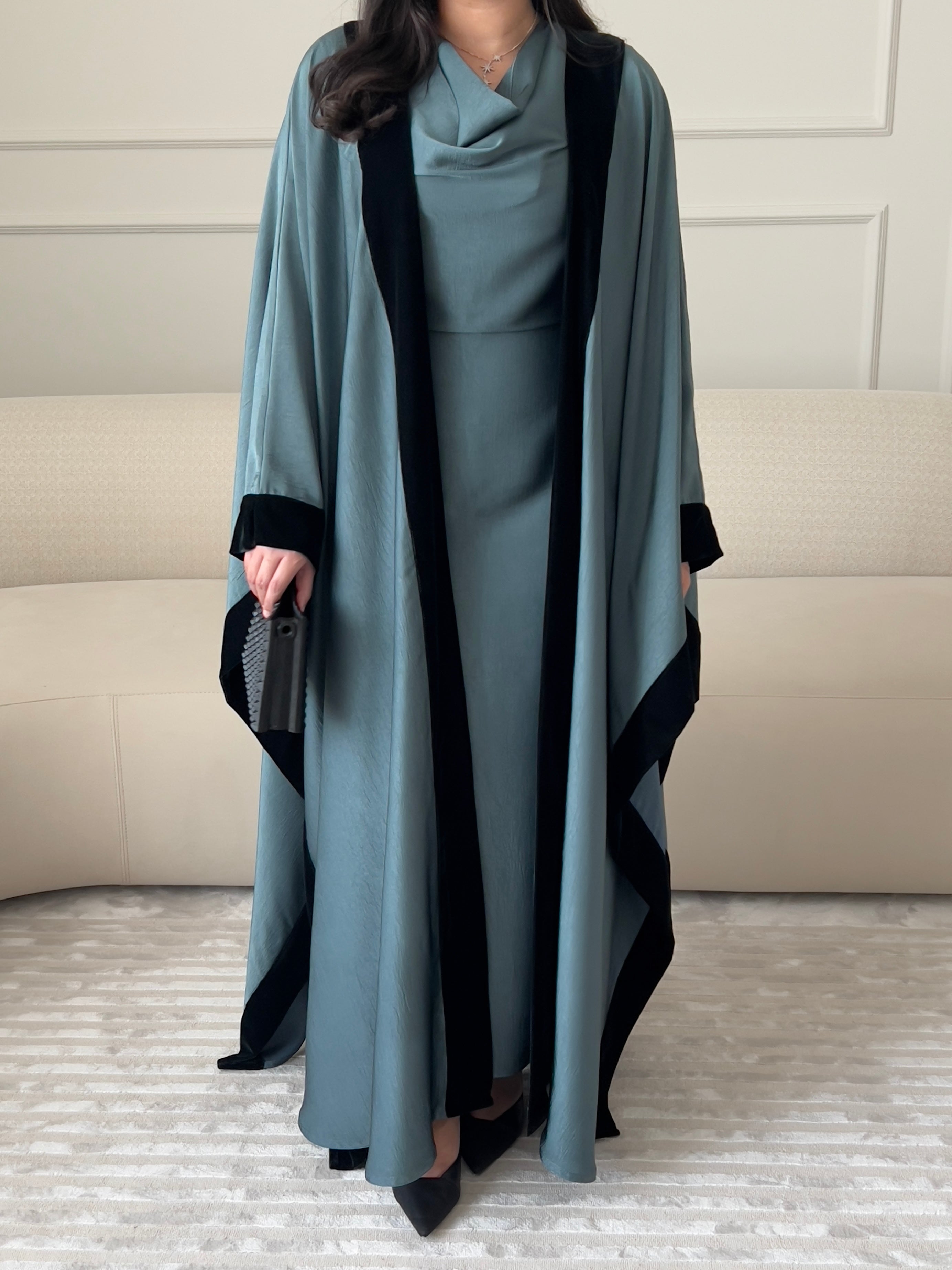 DN199 - SILK ABAYA SET