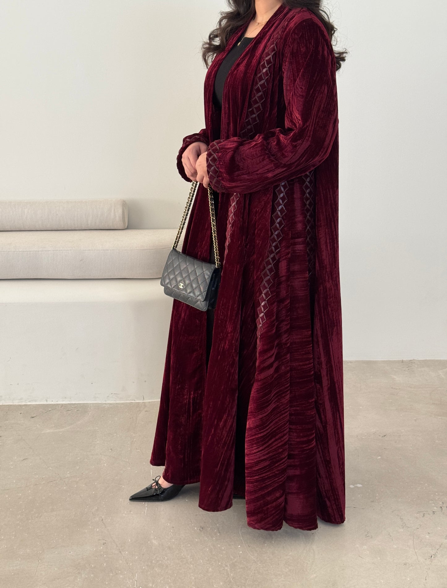 DN108 - CRUSHED VELVET ABAYA