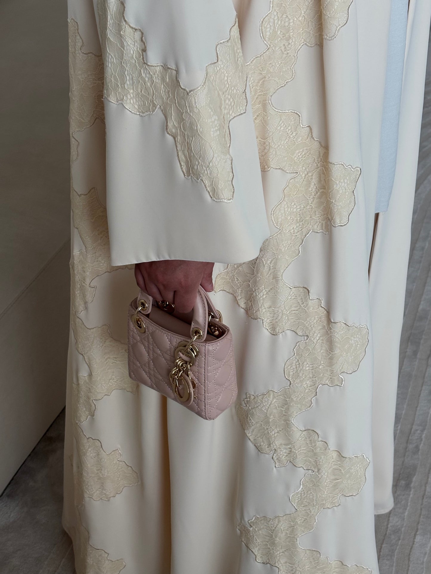 DN287 - LACE ABAYA