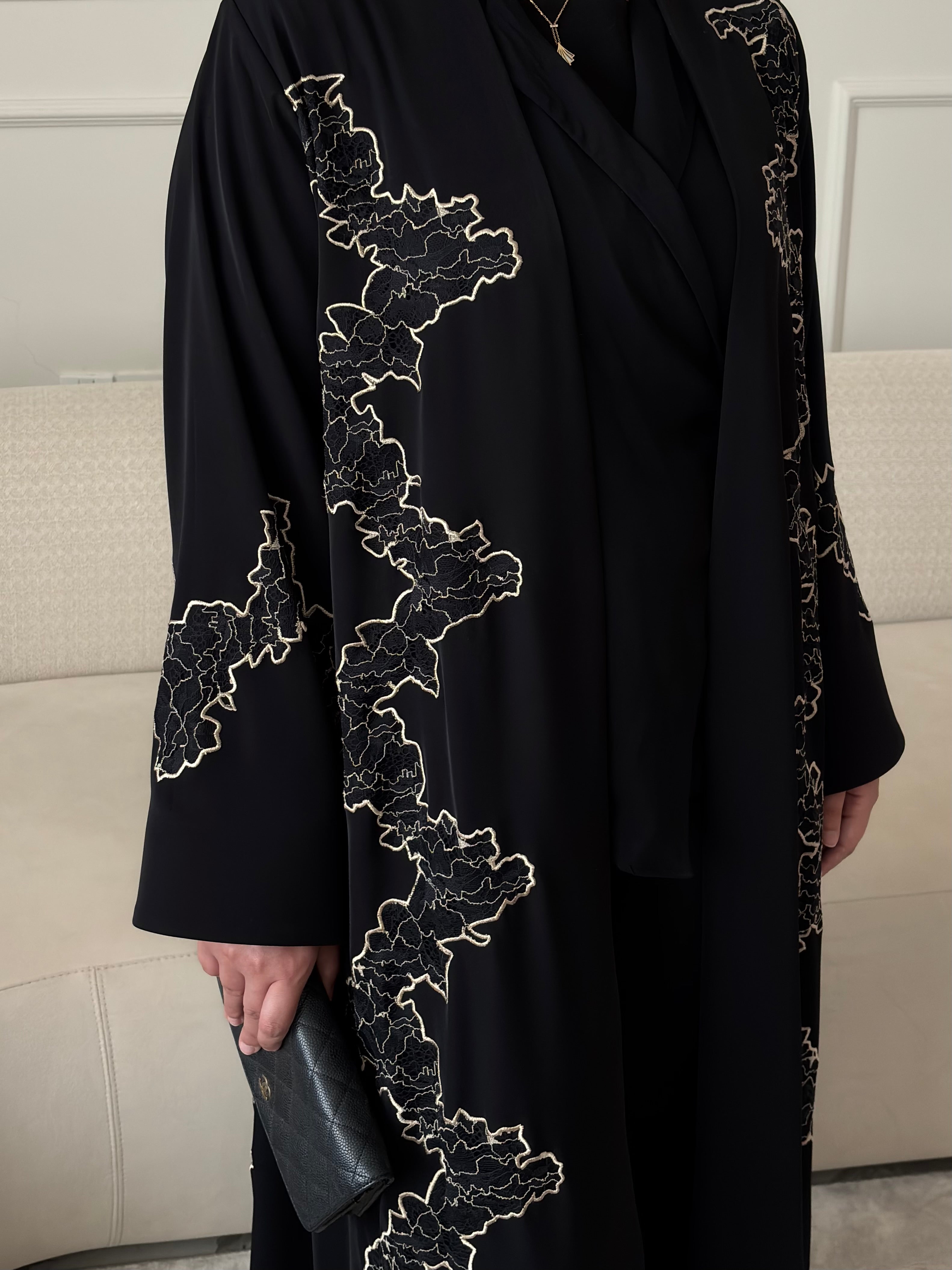 DN284 - LACE ABAYA