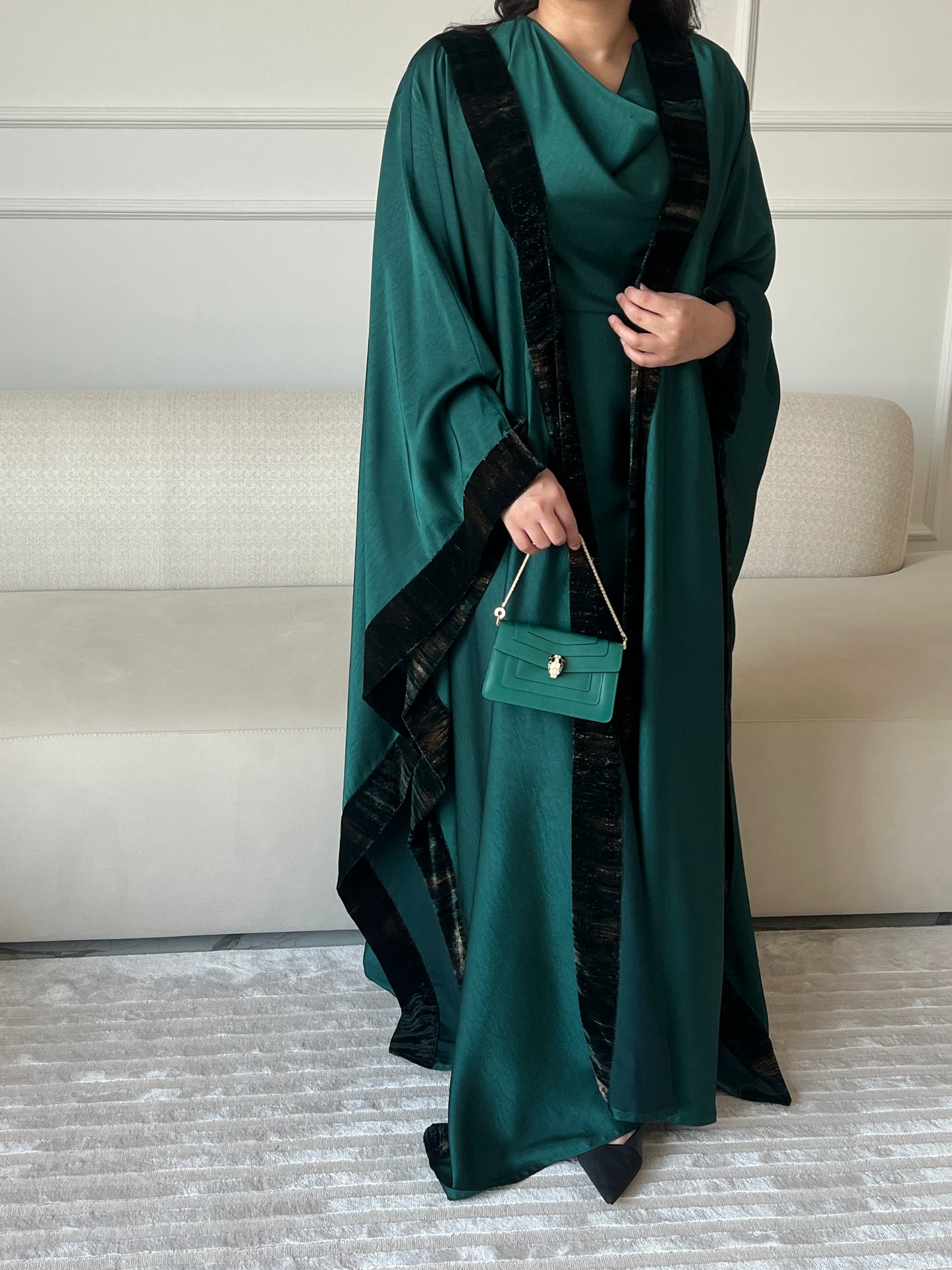 DN219 - SILK ABAYA SET