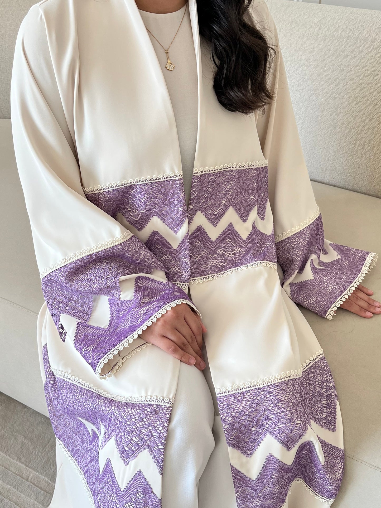DN268 - LACE ABAYA