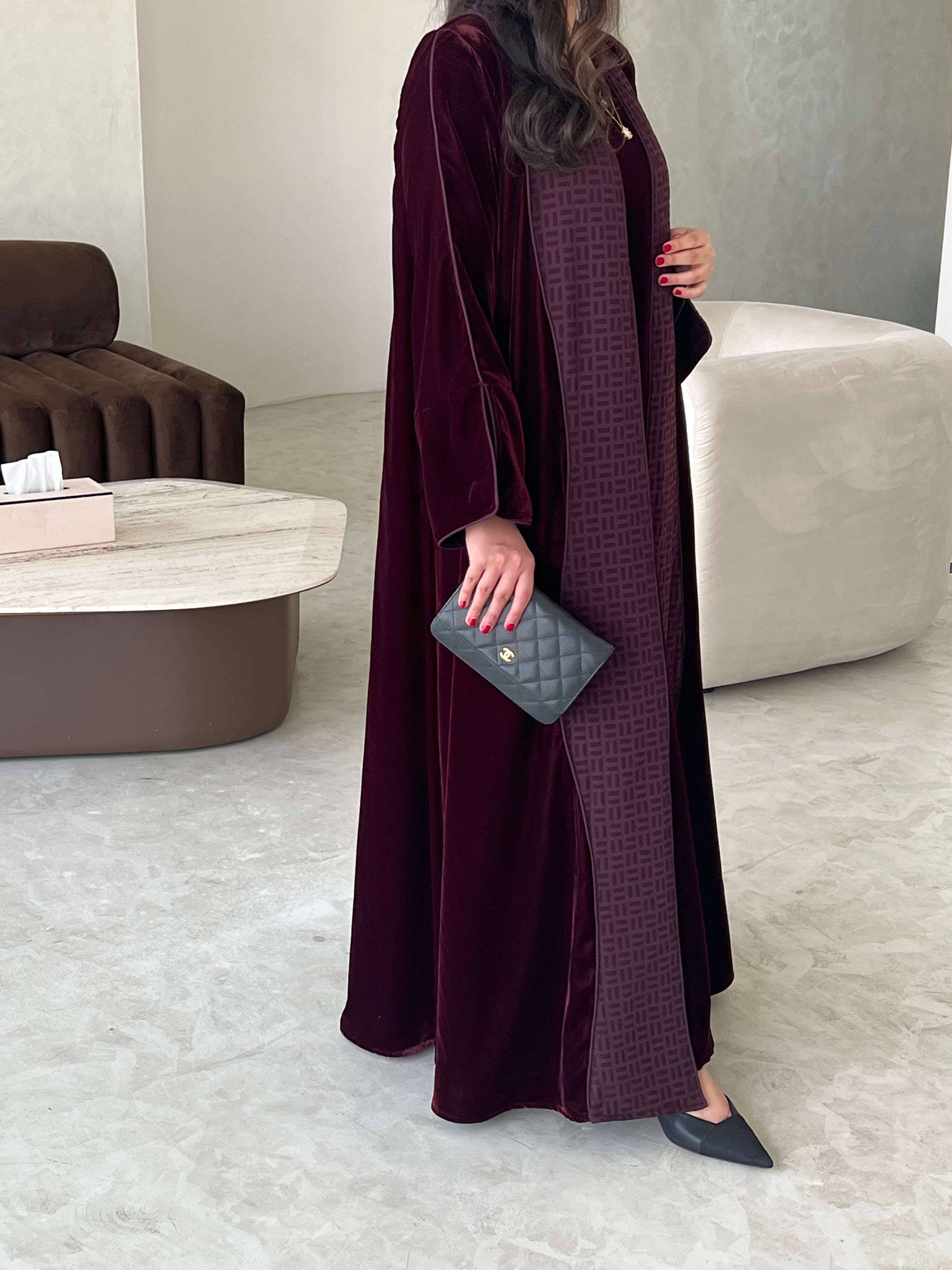 DN206 - VELVET ABAYA