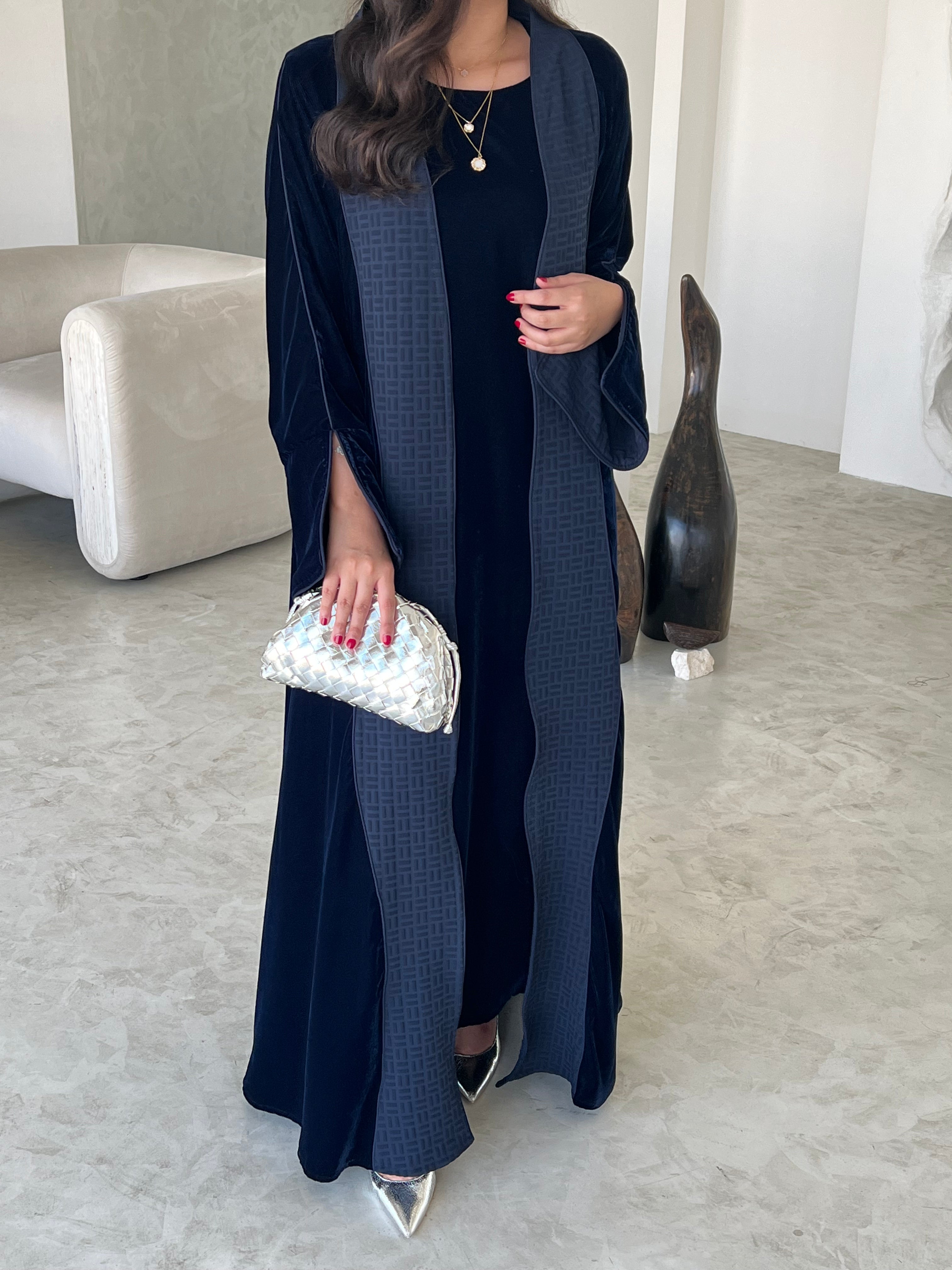 DN204 - VELVET ABAYA