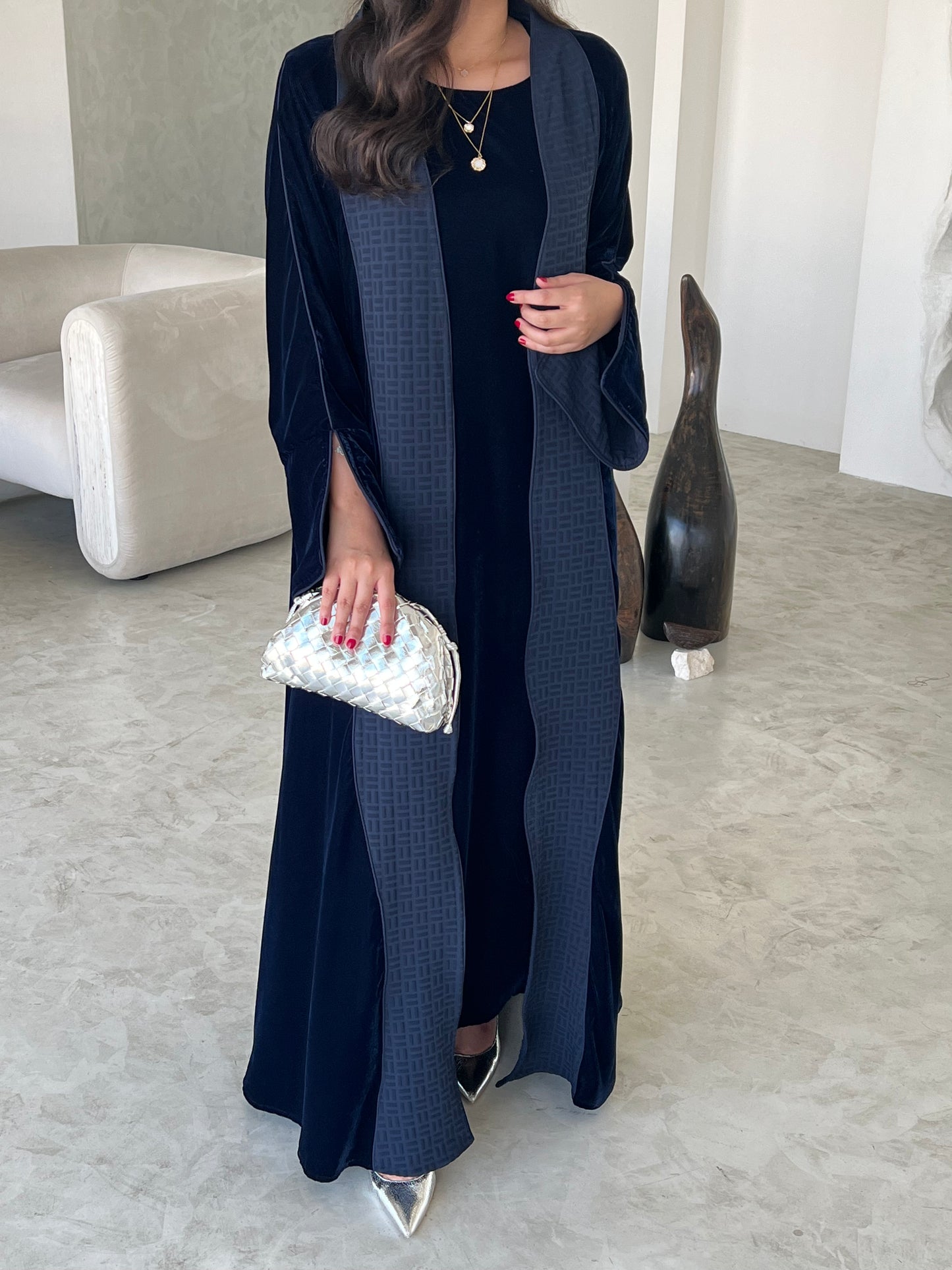 DN204 - VELVET ABAYA