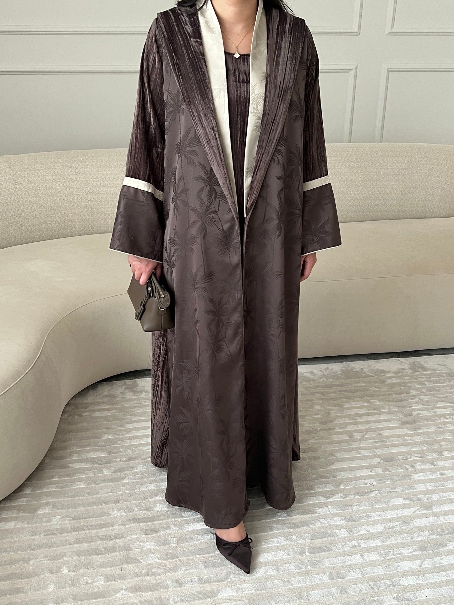 DN208 - VELVET PALM ABAYA