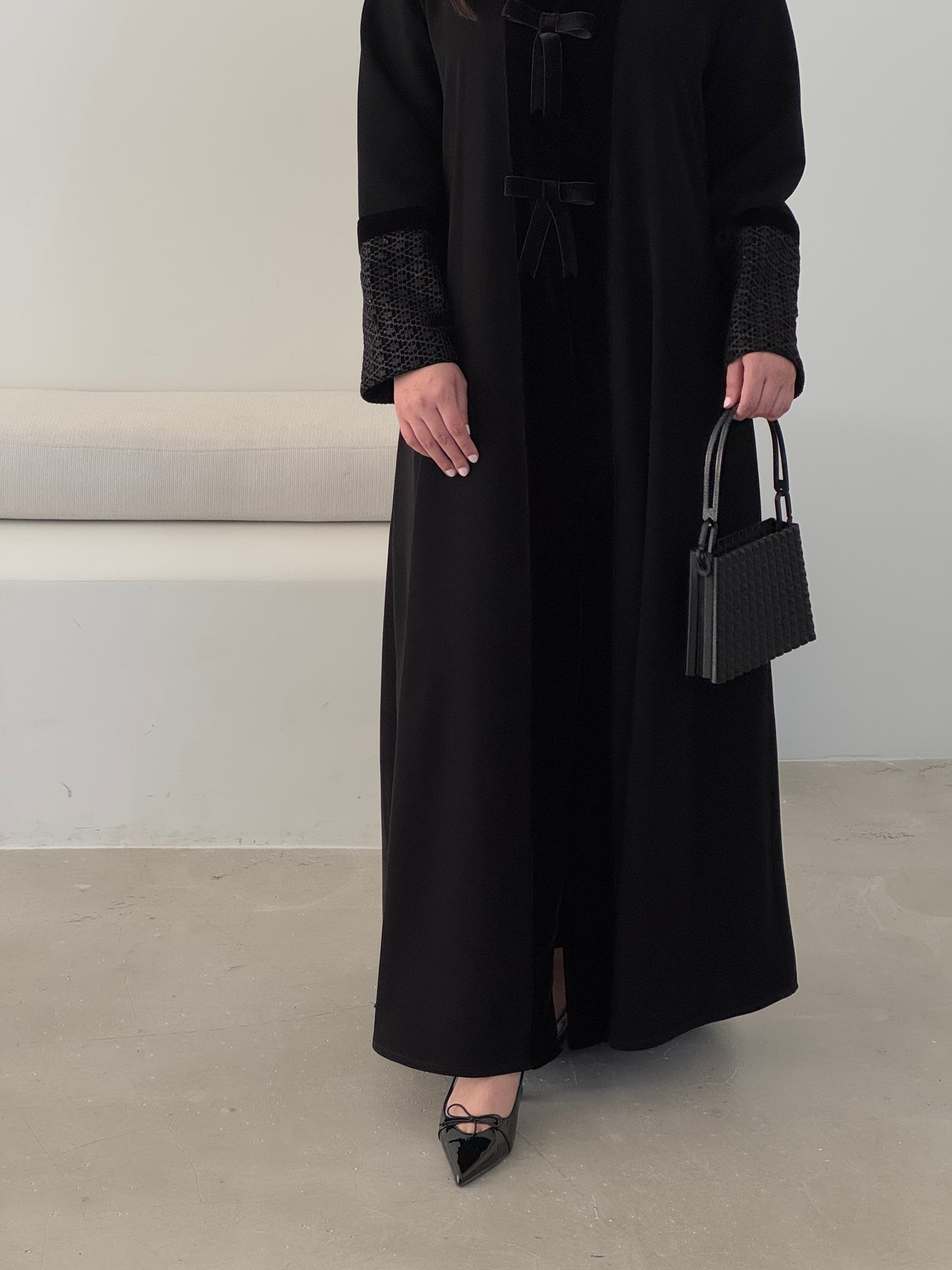 DN111 - BOW ABAYA