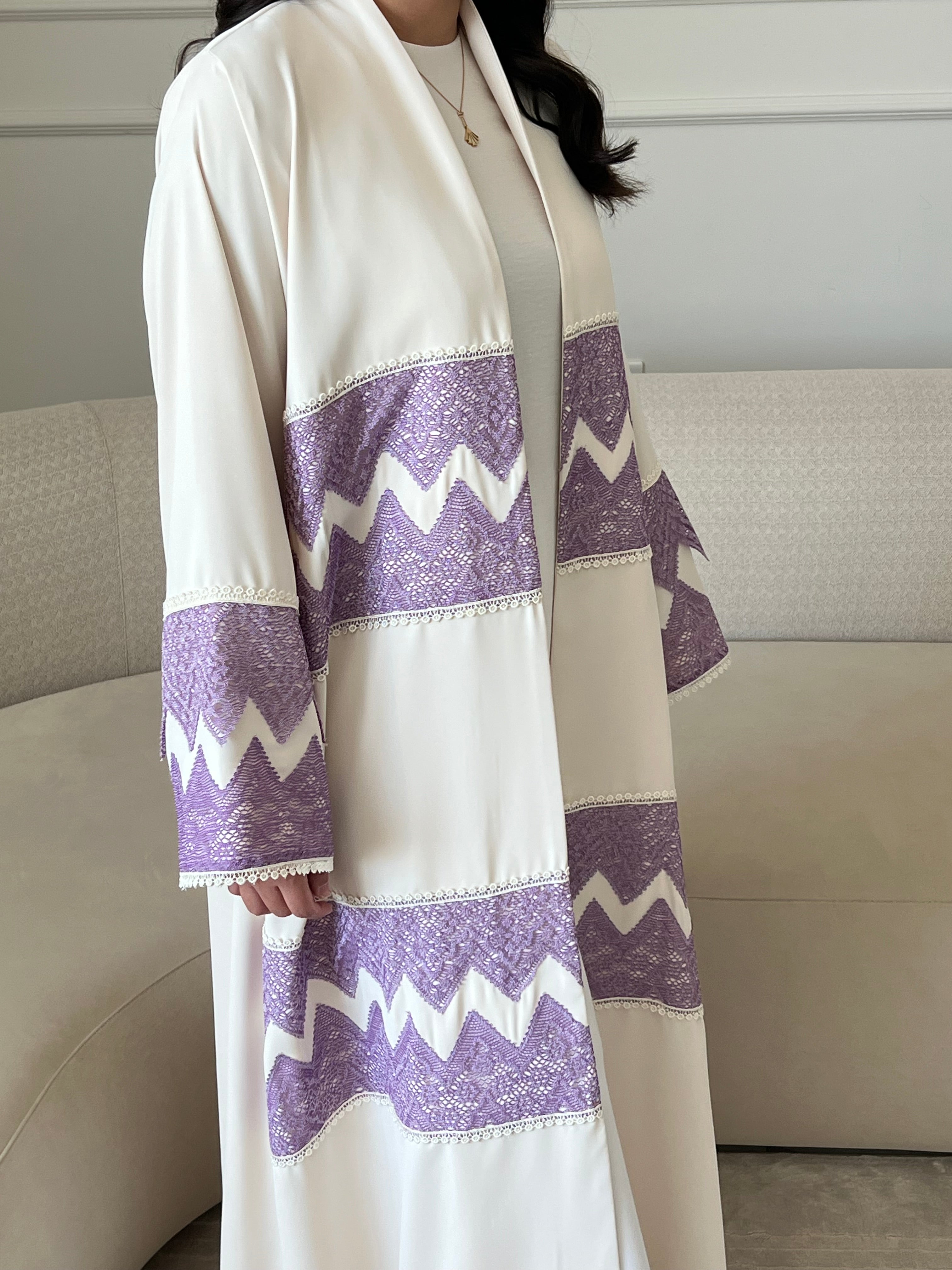 DN268 - LACE ABAYA