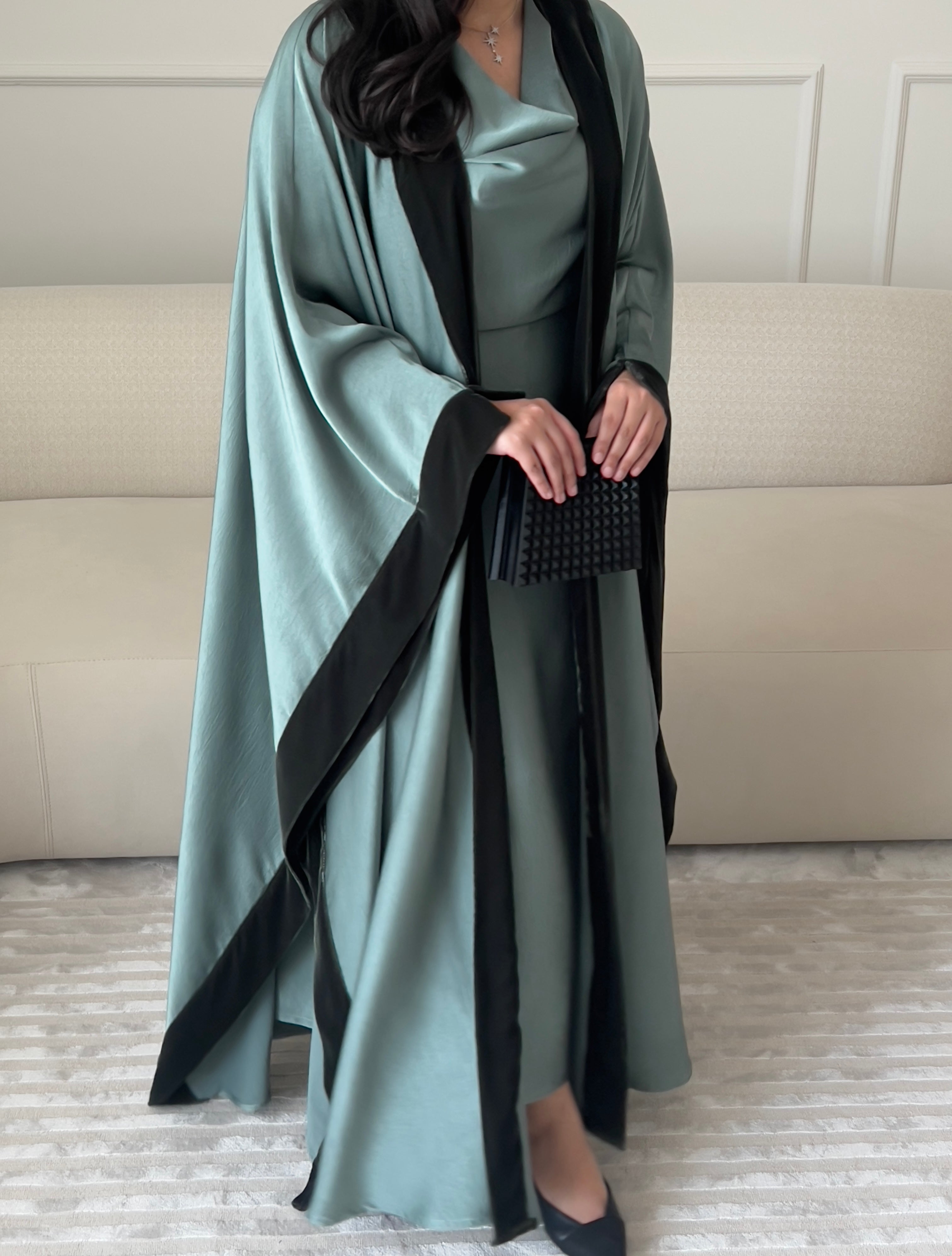 DN198 - SILK ABAYA SET
