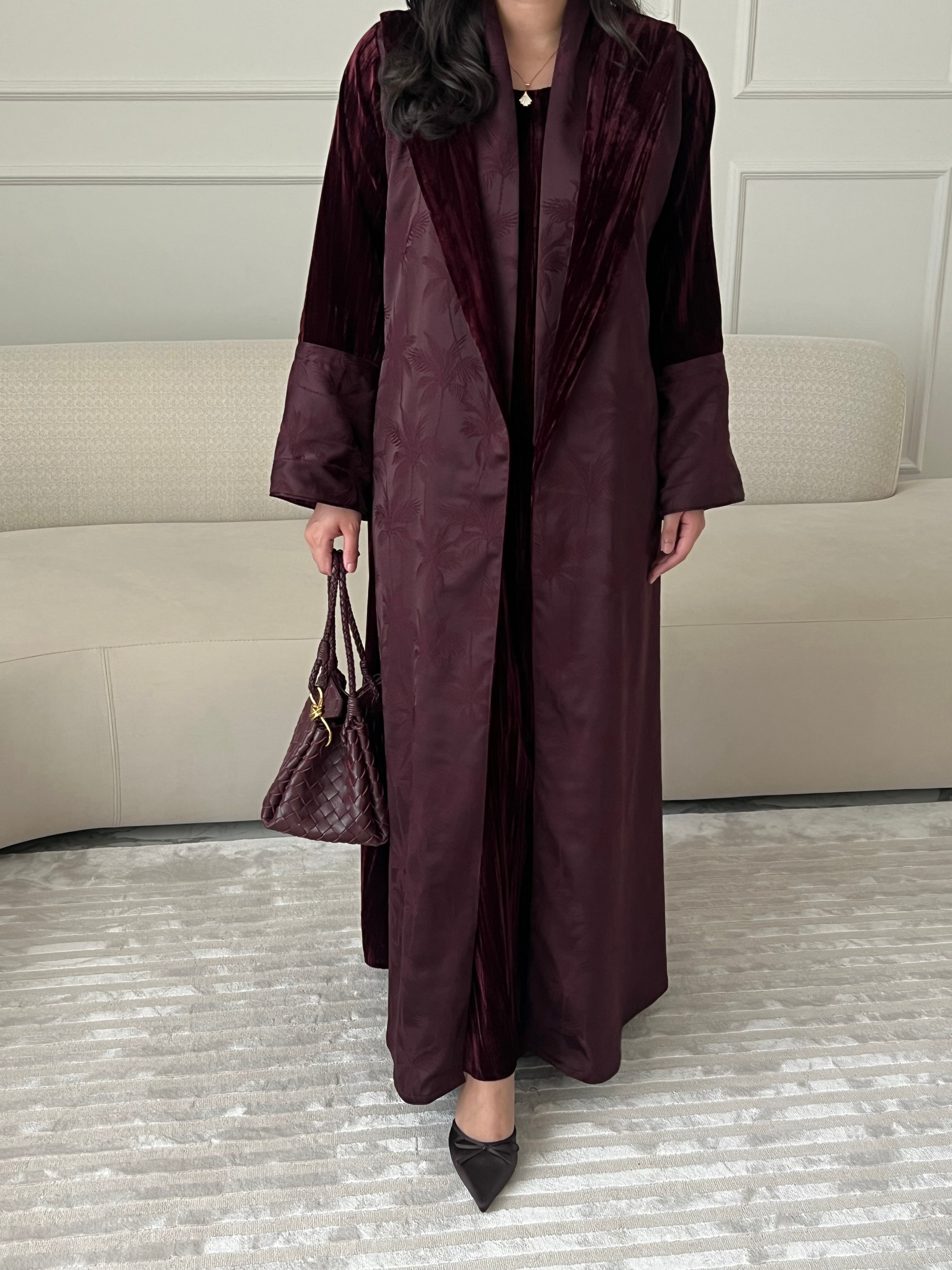 DN211 - VELVET PALM ABAYA