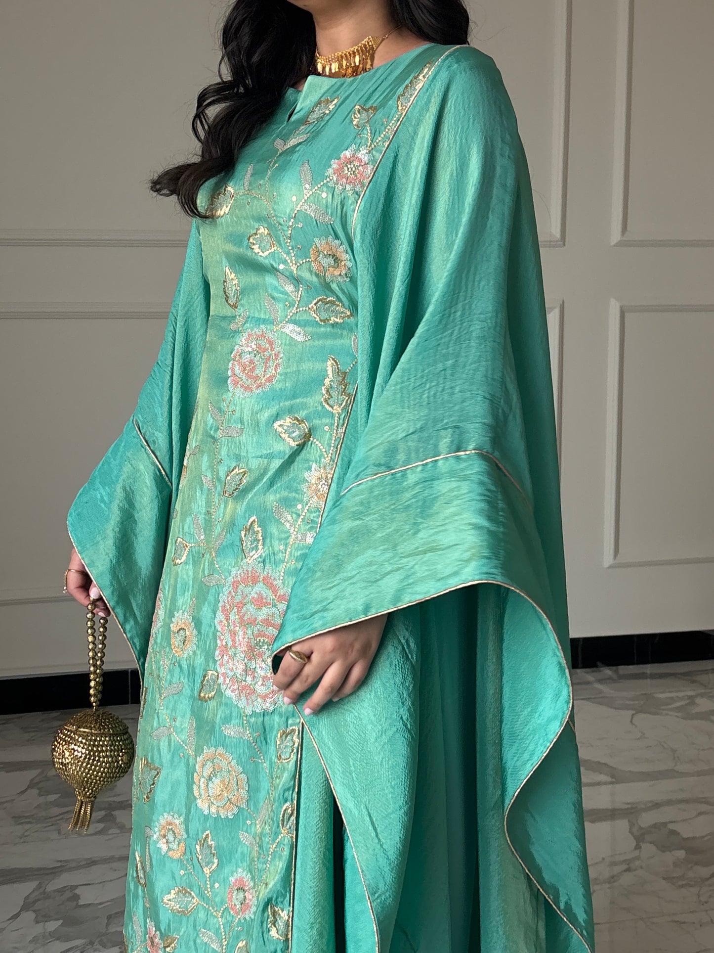 DN134 -FLOWER EMBROIDERY