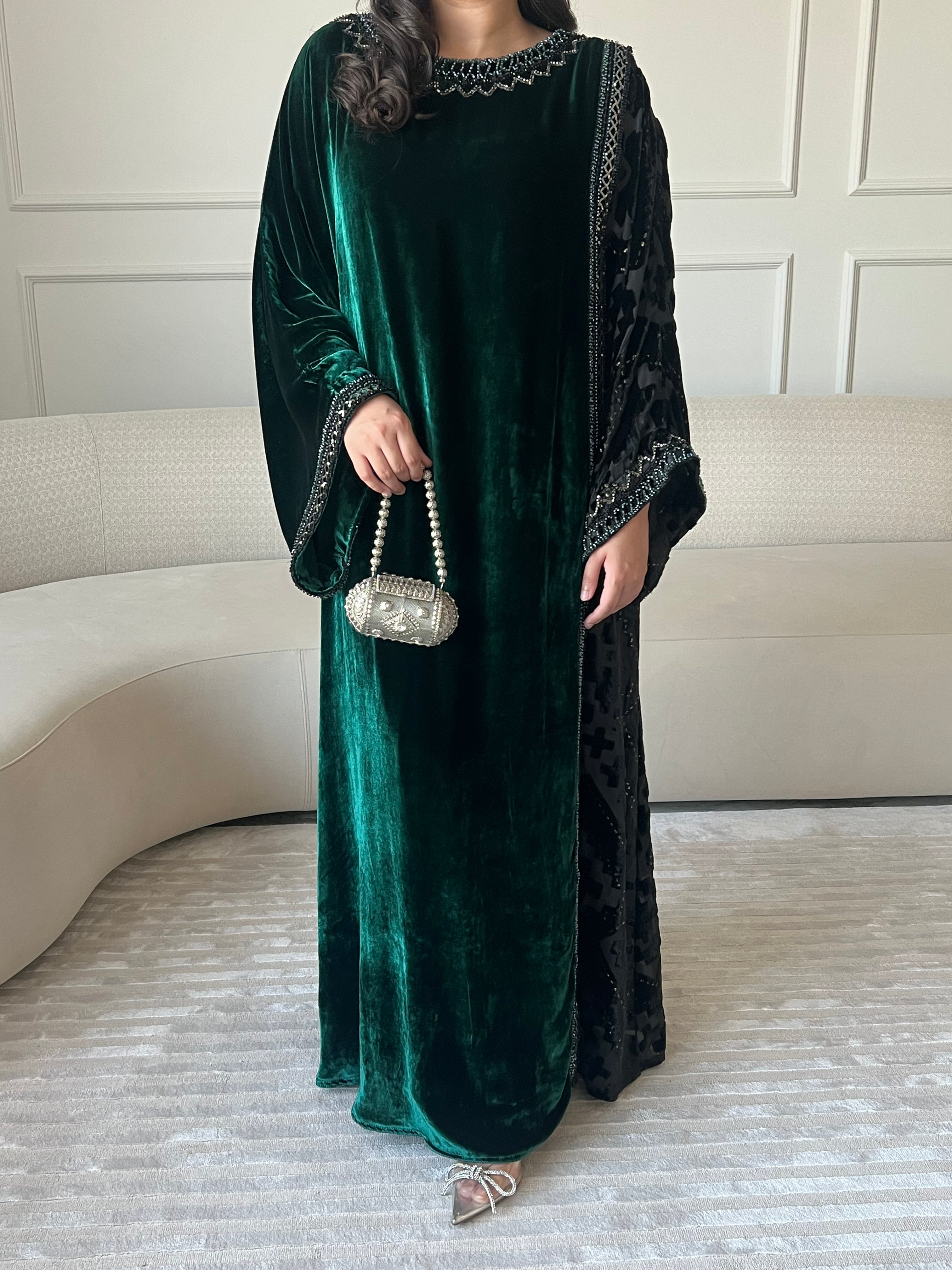 DN253 - VELVET EMBROIDERY