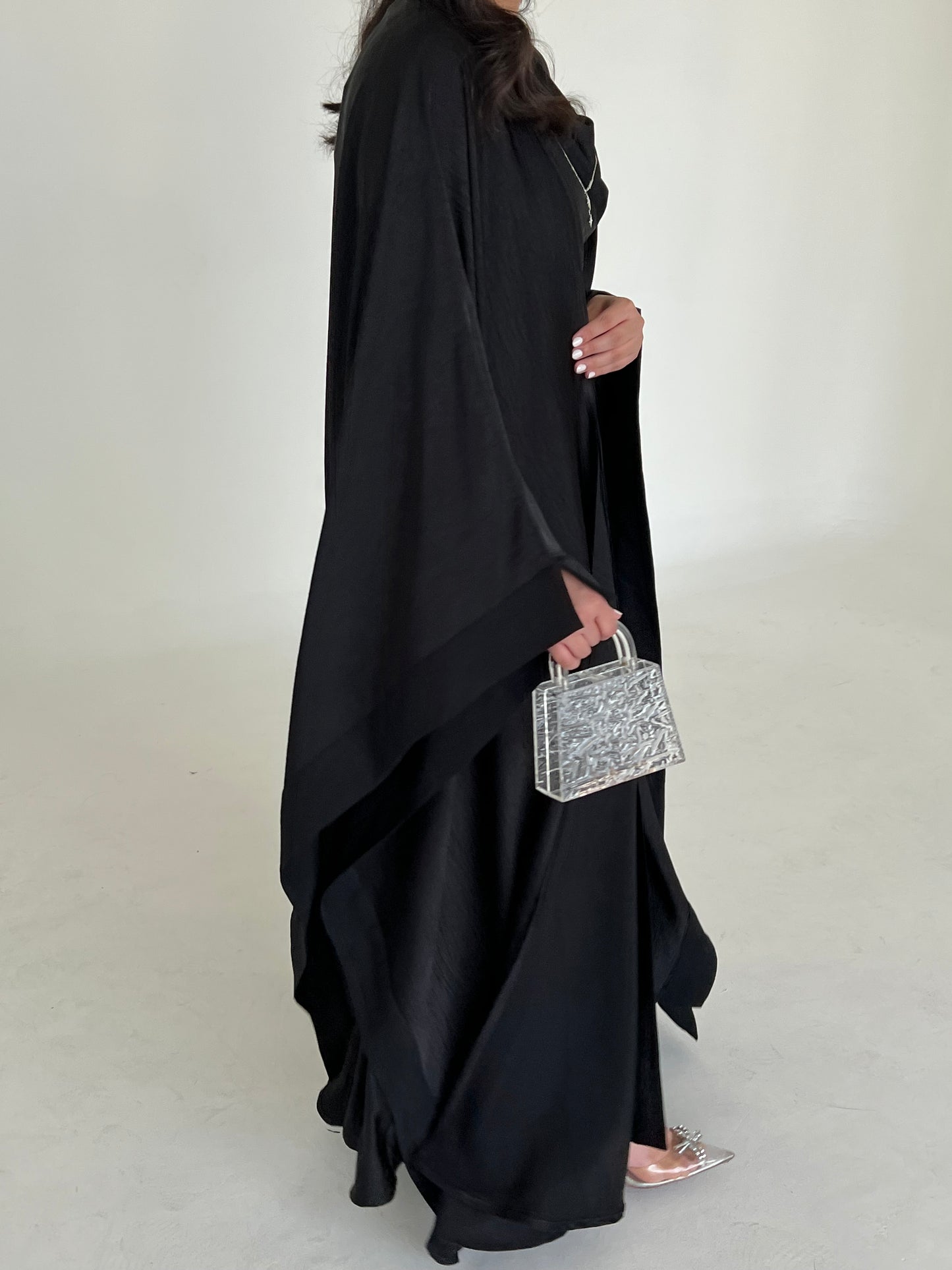 DN079 - SILK ABAYA SET