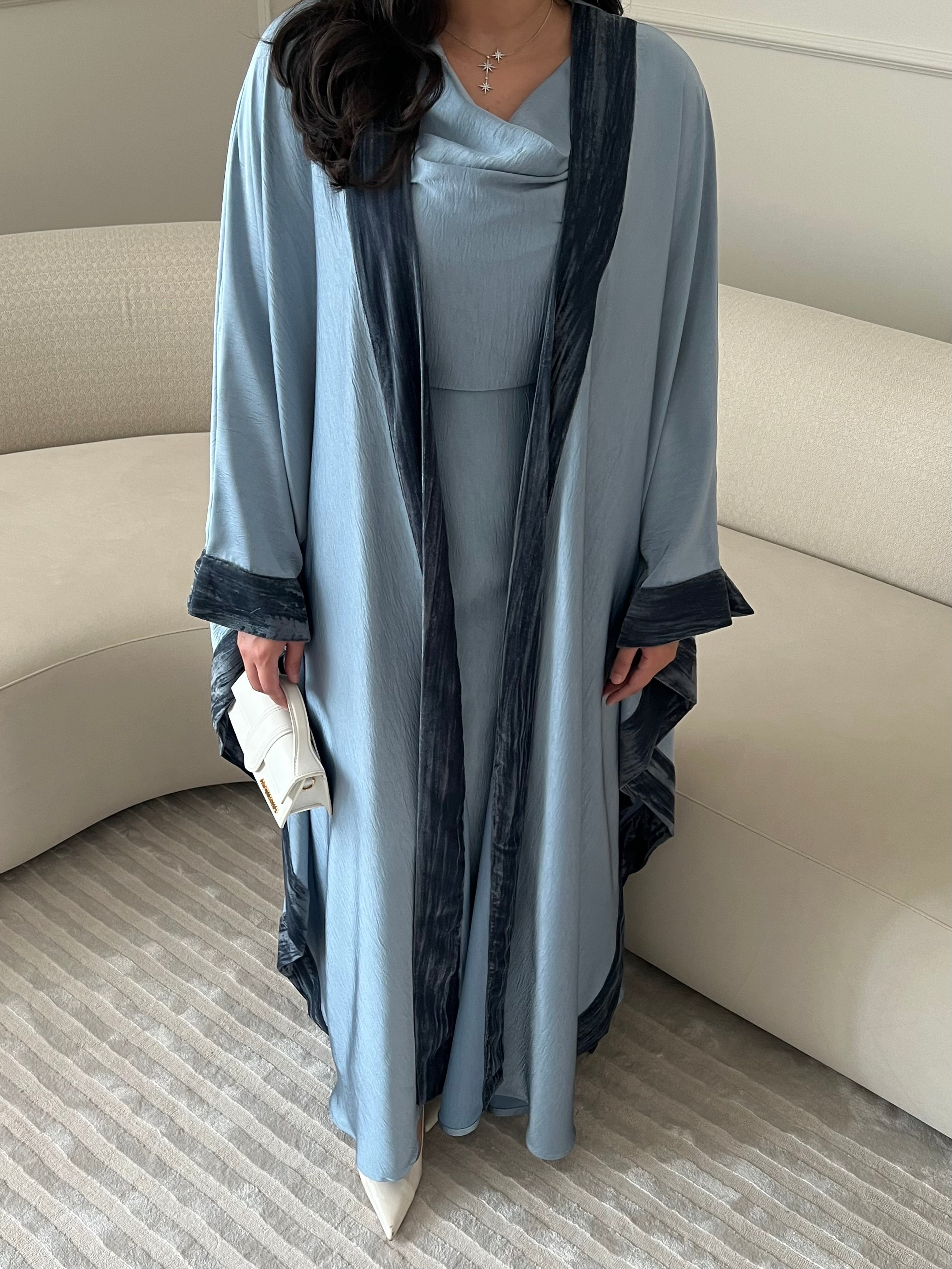 DN197 - SILK ABAYA SET