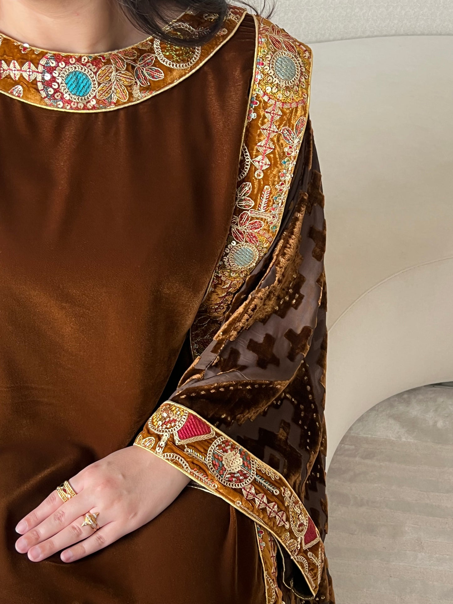 DN247 - VELVET EMBROIDERY