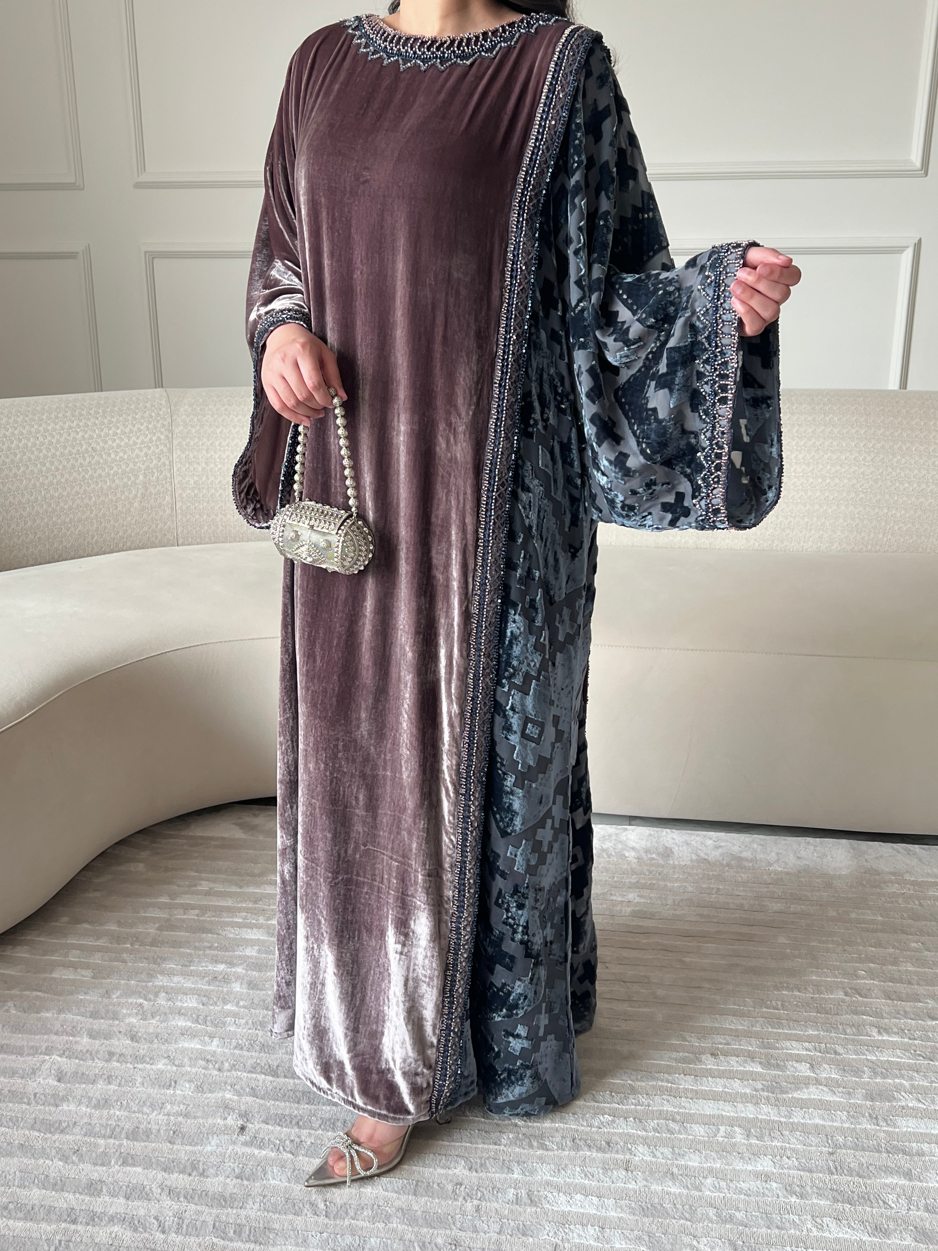 DN249 - VELVET EMBROIDERY