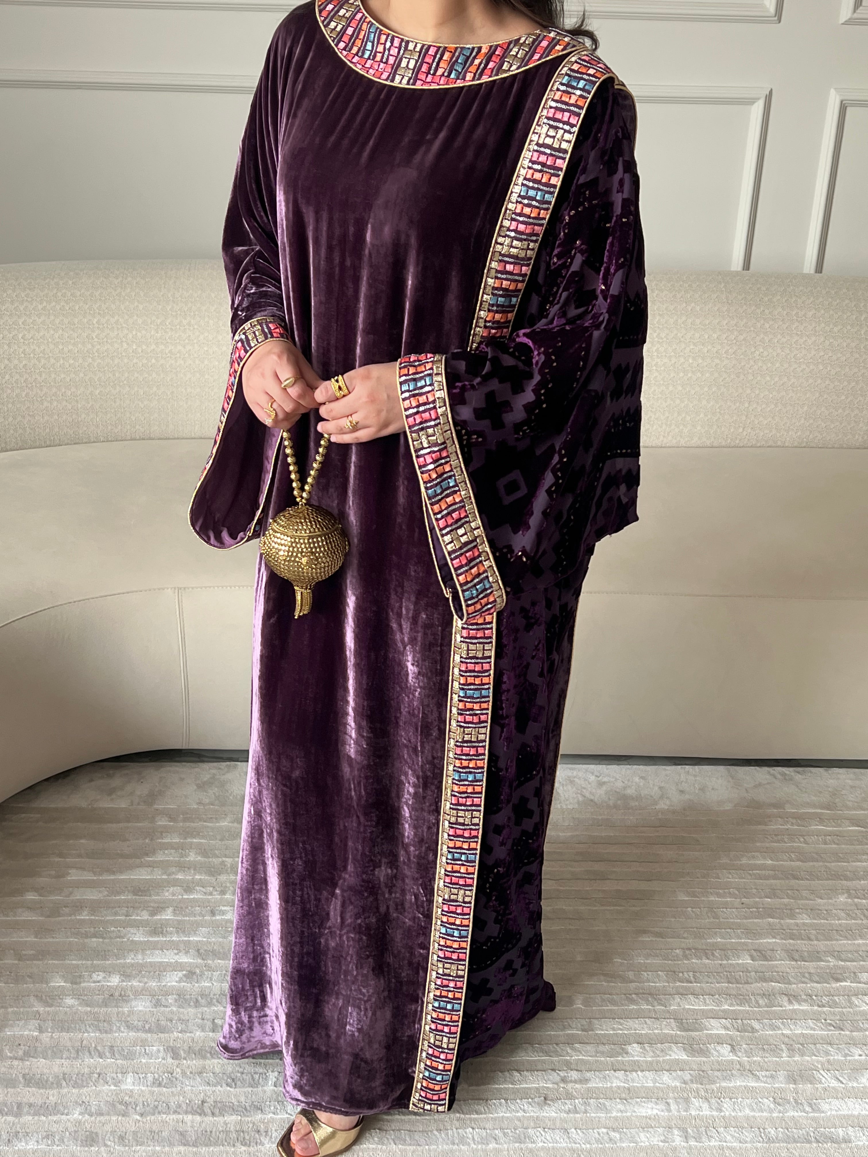 DN248 - VELVET EMBROIDERY