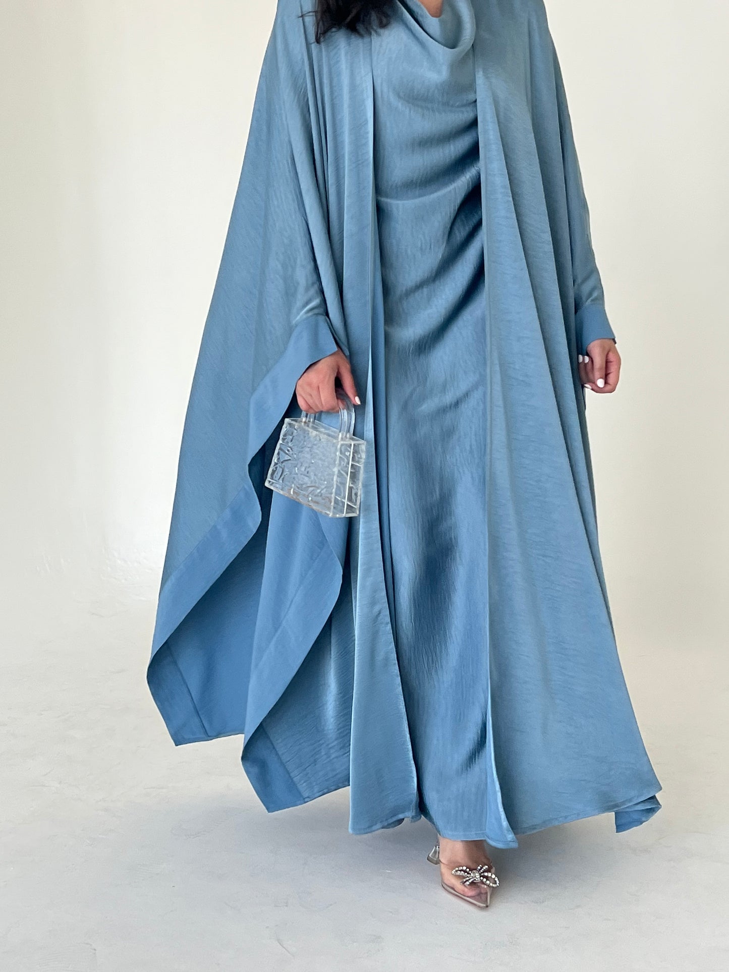 DN073 - SILK ABAYA SET