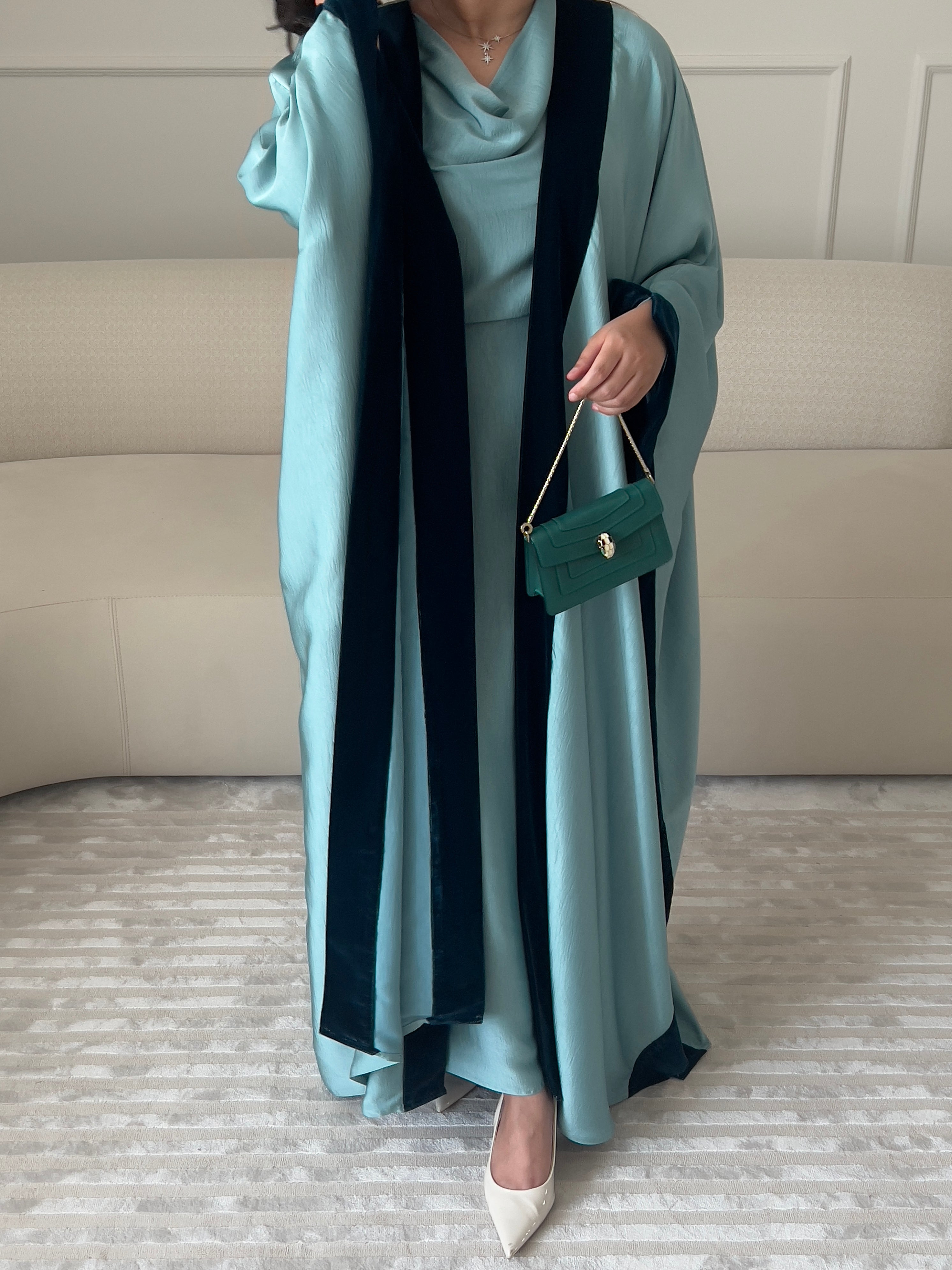 DN200 - SILK ABAYA SET