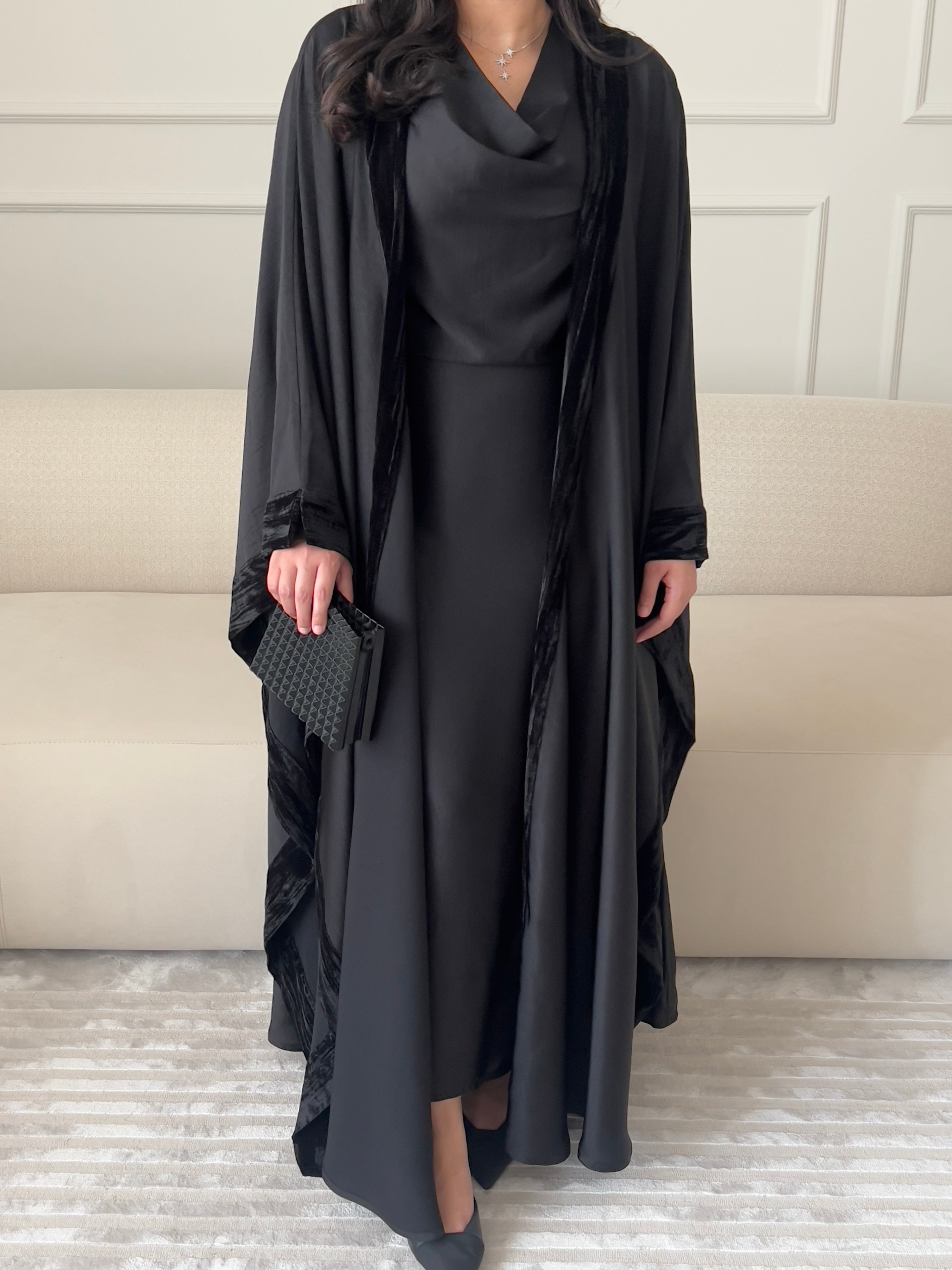 DN202 - SILK ABAYA SET