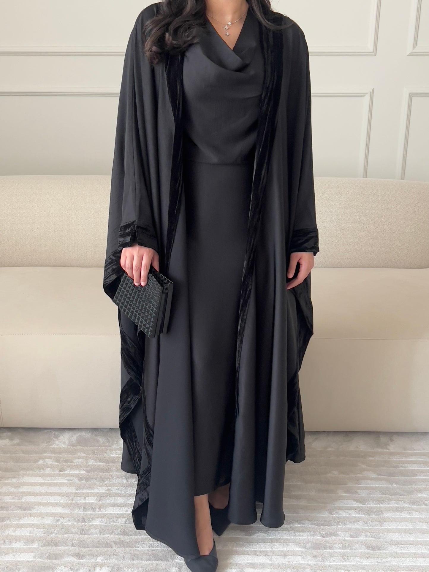 DN202 - SILK ABAYA SET