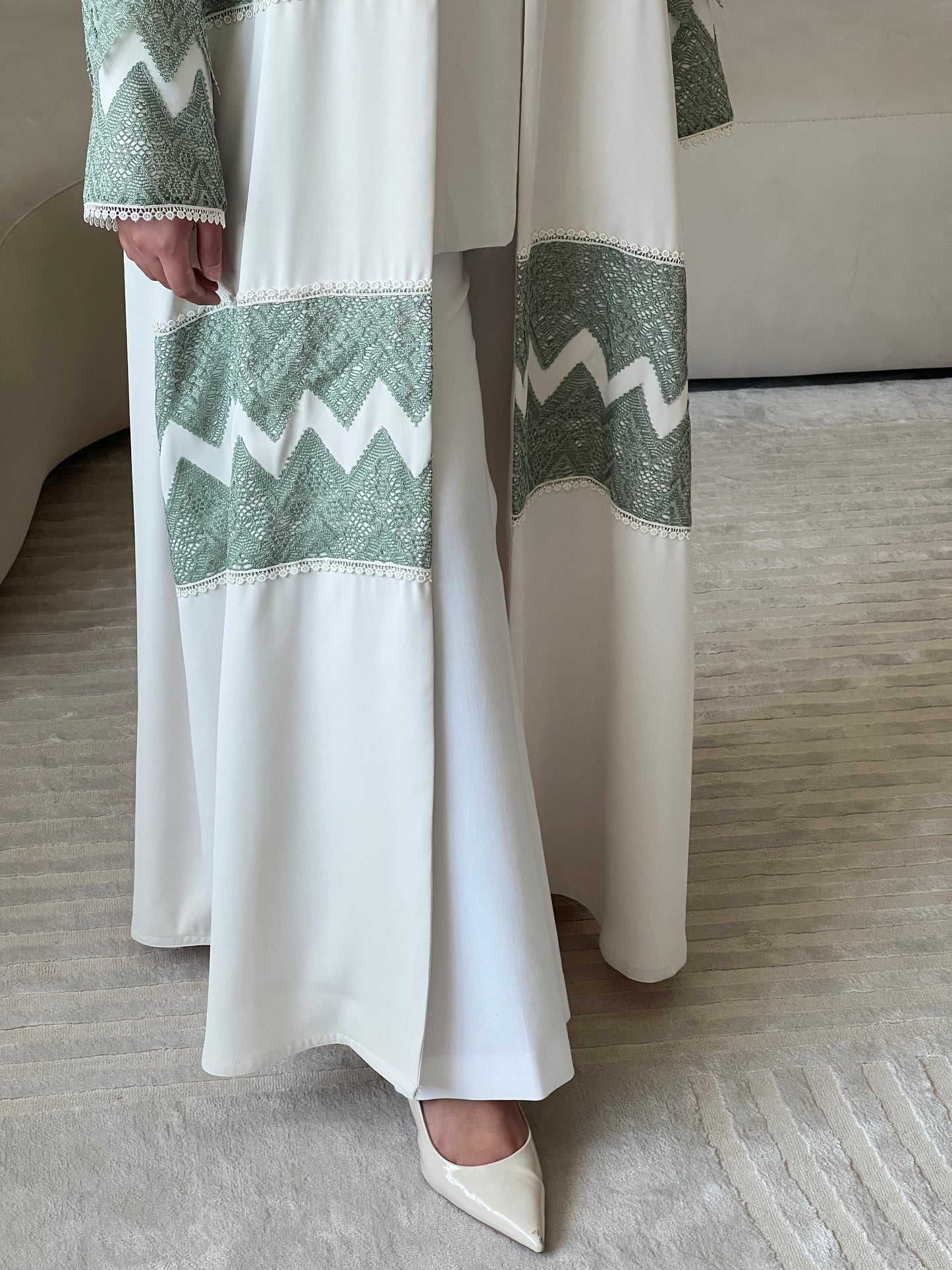 DN269 - LACE ABAYA