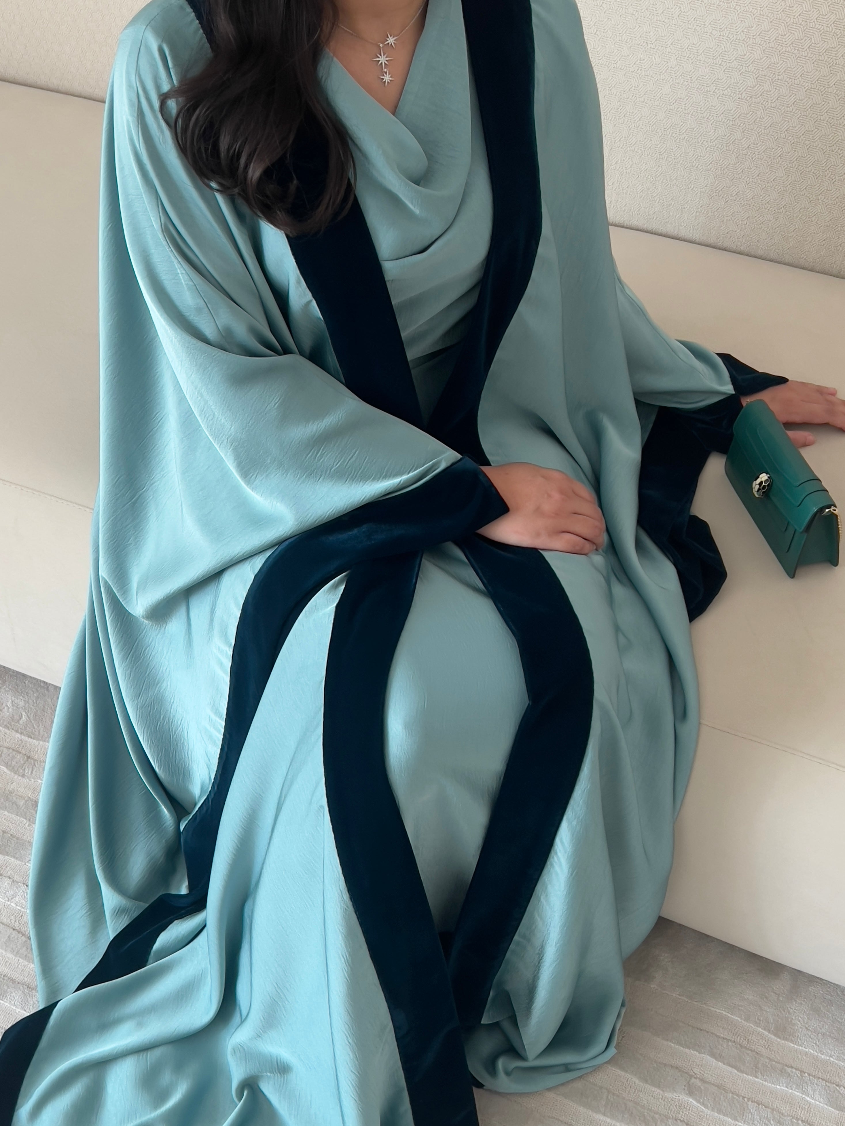 DN200 - SILK ABAYA SET