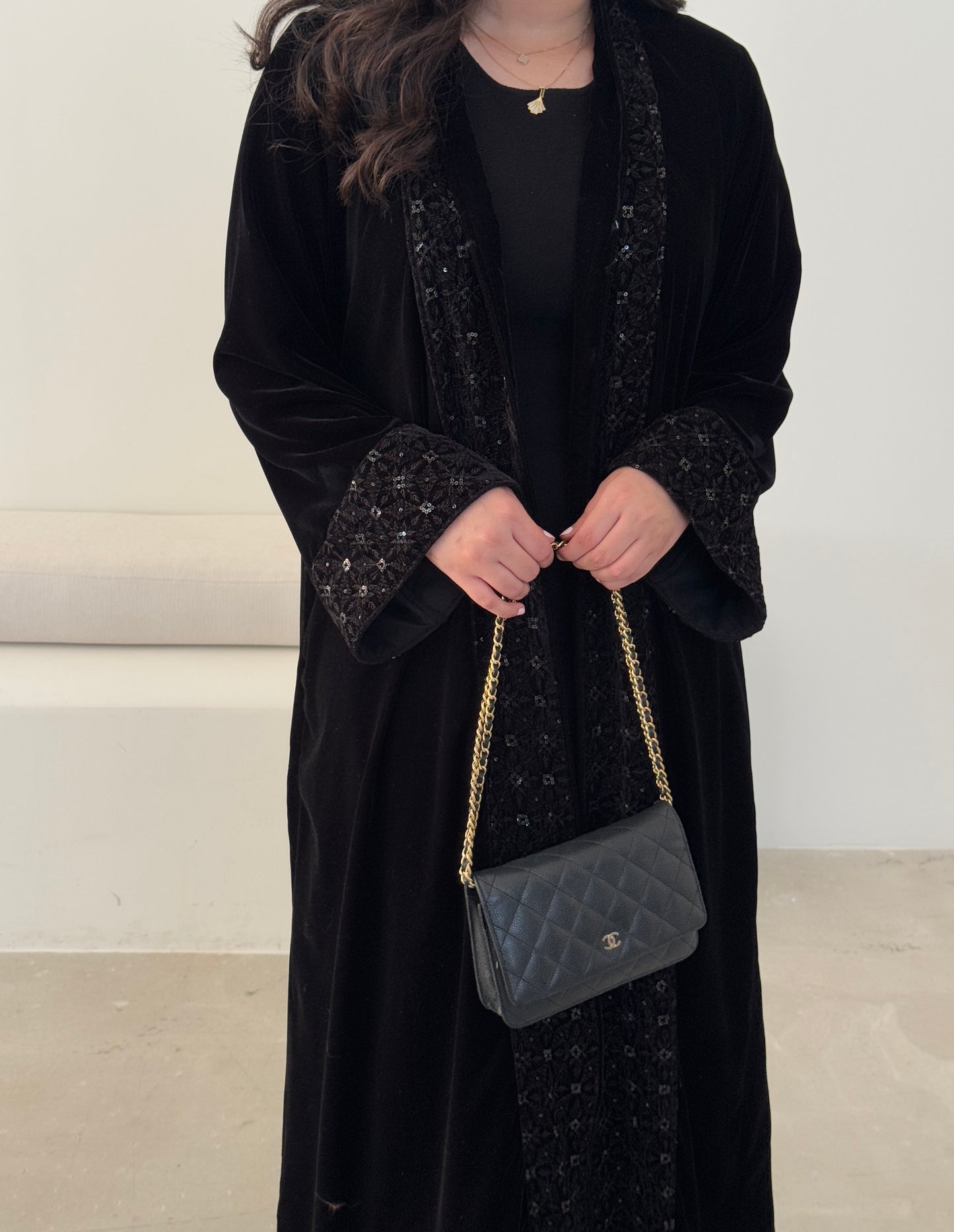 DN112 - VELVET ABAYA