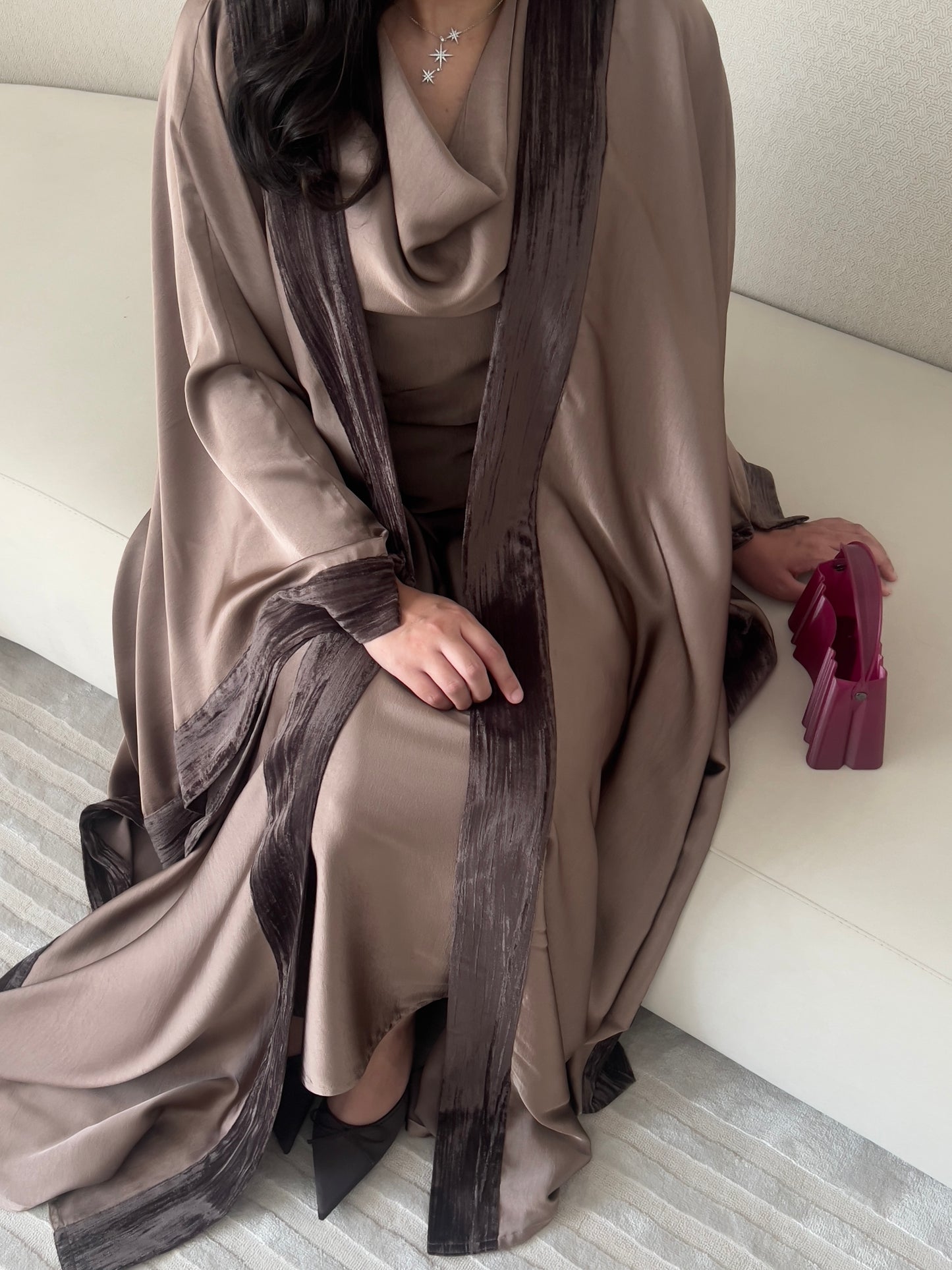 DN201 - SILK ABAYA SET