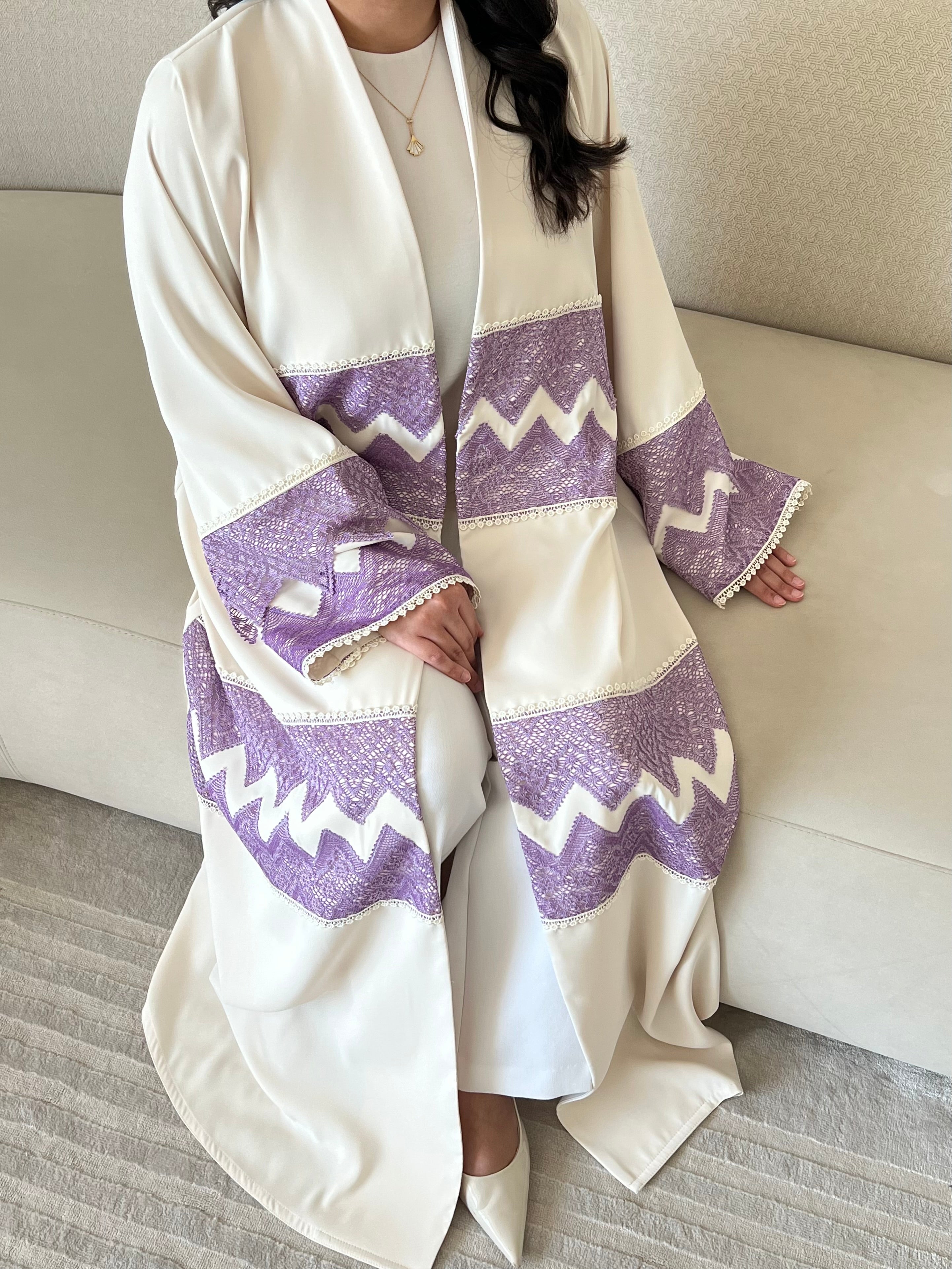 DN268 - LACE ABAYA