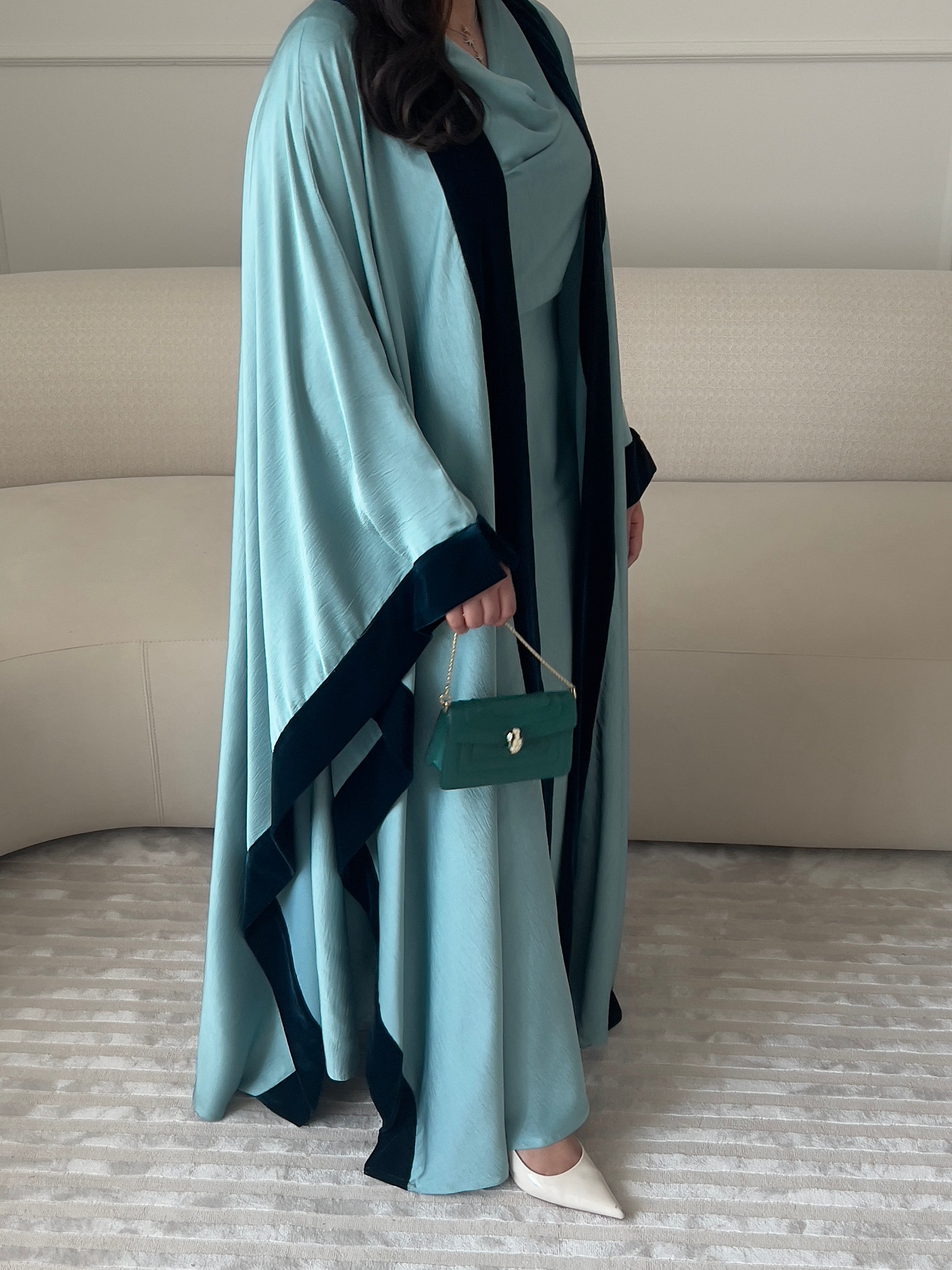 DN200 - SILK ABAYA SET