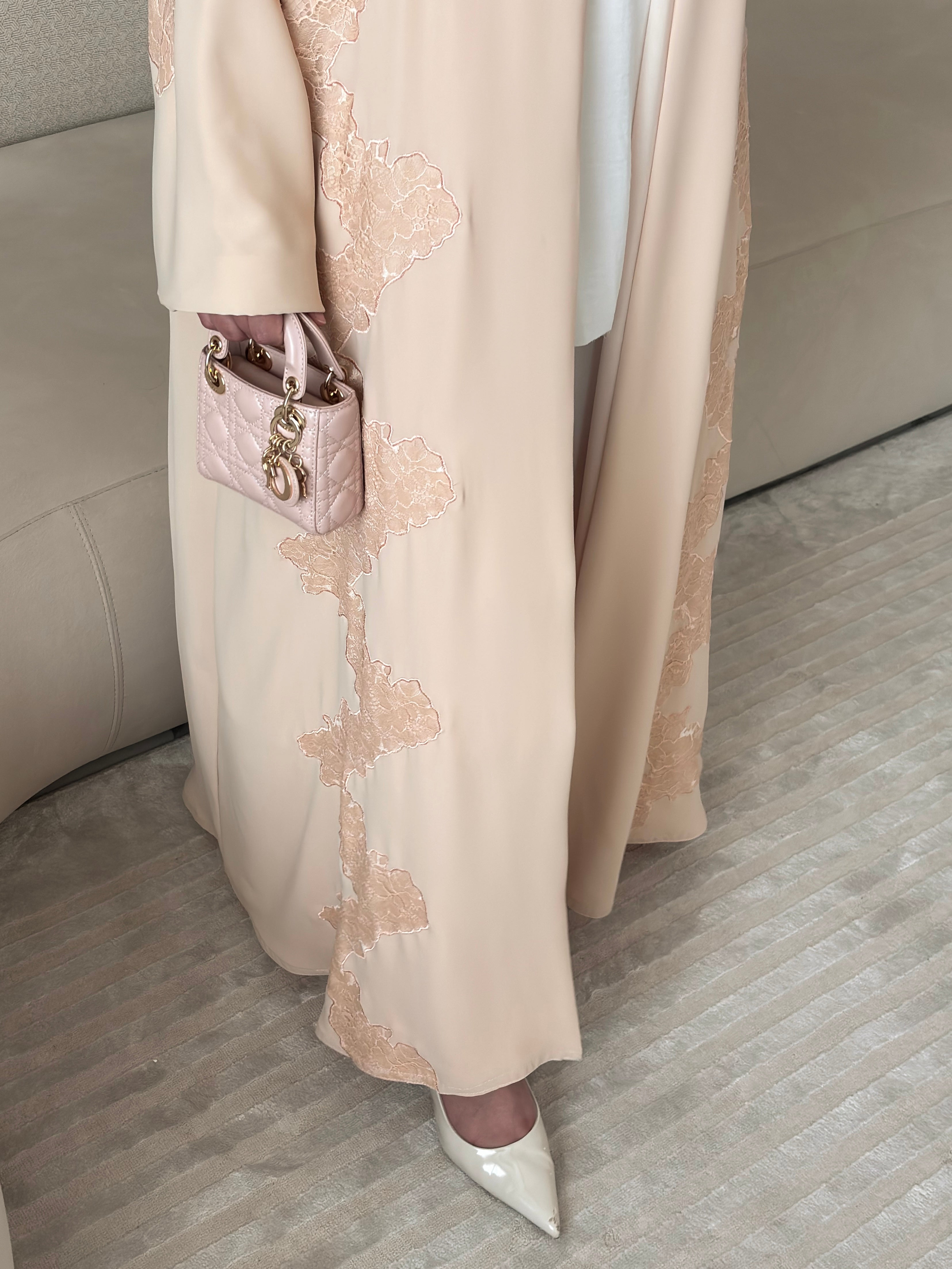 DN286 - LACE ABAYA
